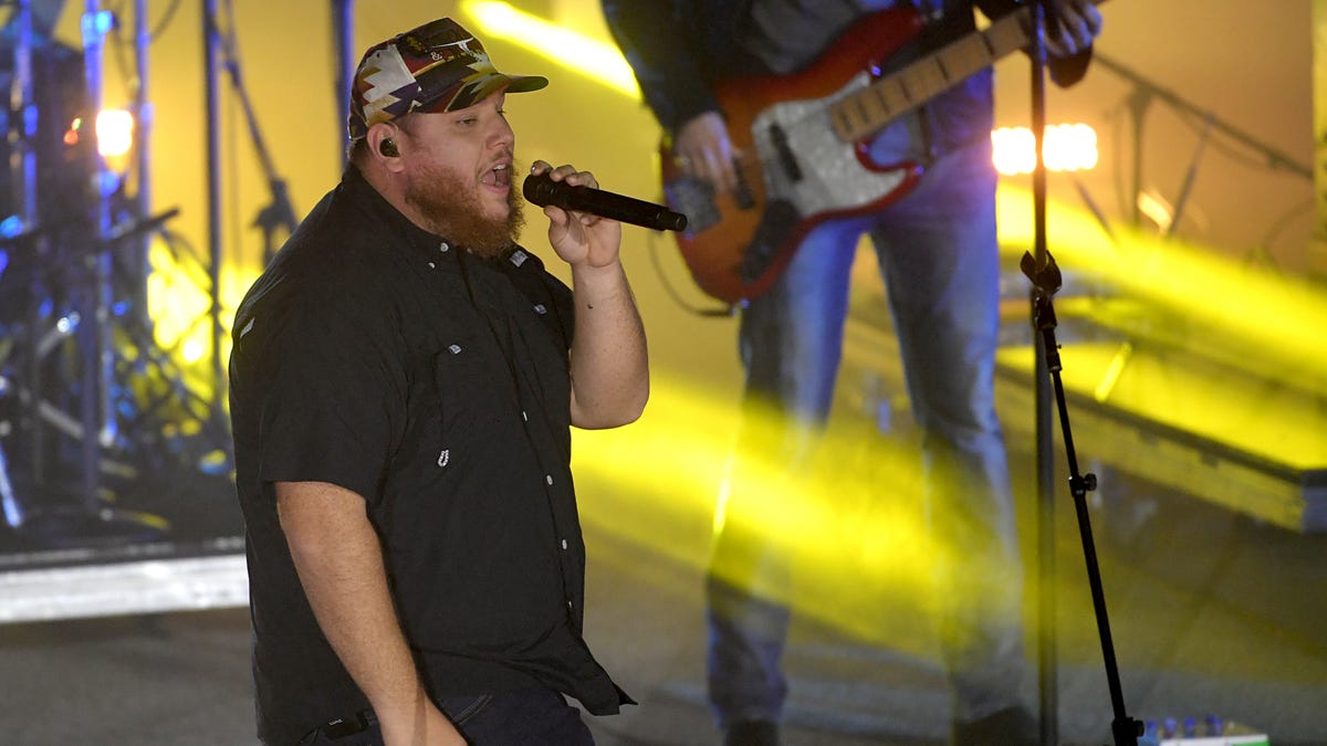 Photos Luke Combs performs at the 2020 CMT Music Awards in Nashville