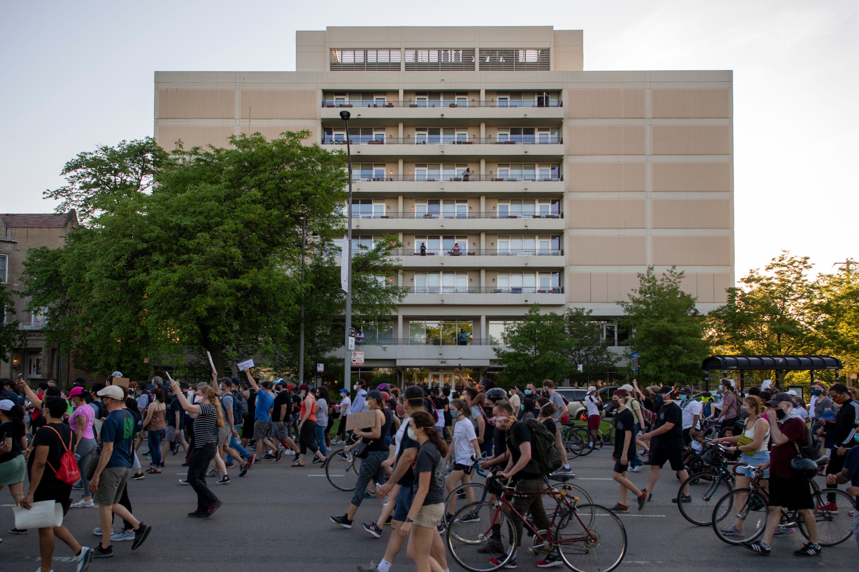 Protestors march down Martin Luther King Drive on the south side of Chicago on Jun 2, 2020.