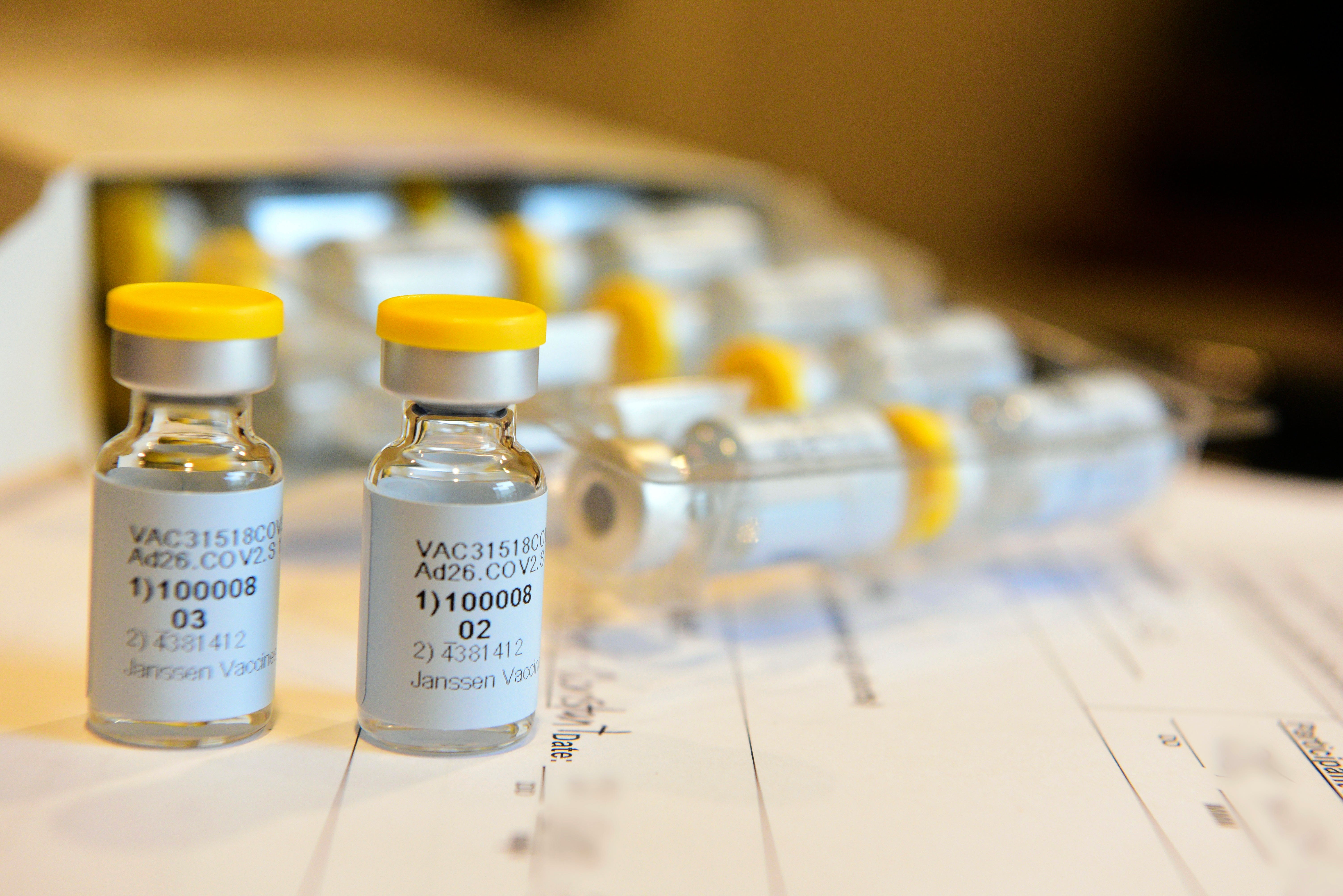 walmart vaccine covid illinois