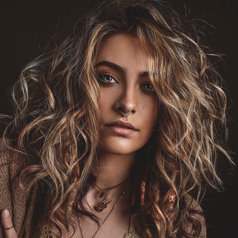 Paris Jackson's solo debut sing "Let Down" dropped