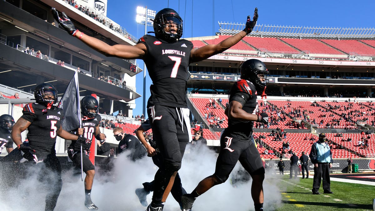 Louisville-Virginia postponed due to Cardinals' virus cases, Sports