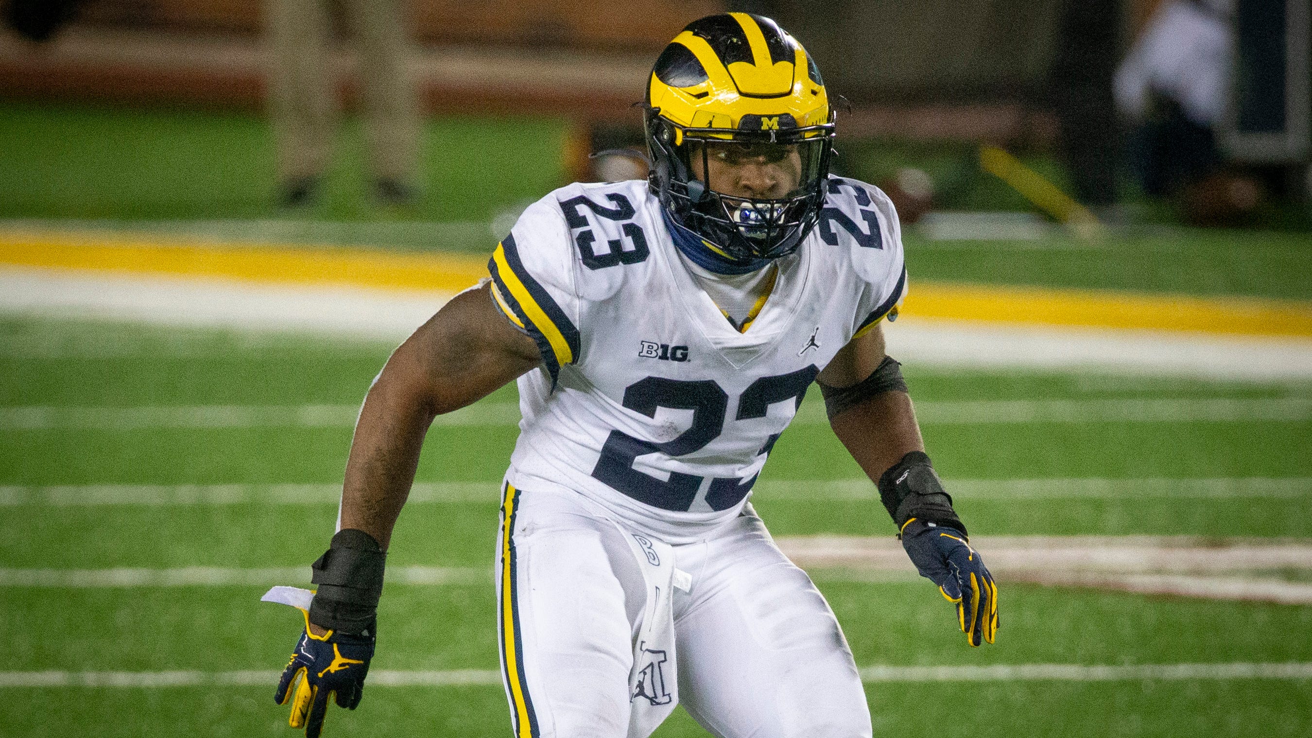 Michigan linebackers aim to 'clean up' mistakes vs. dynamic Indiana offense