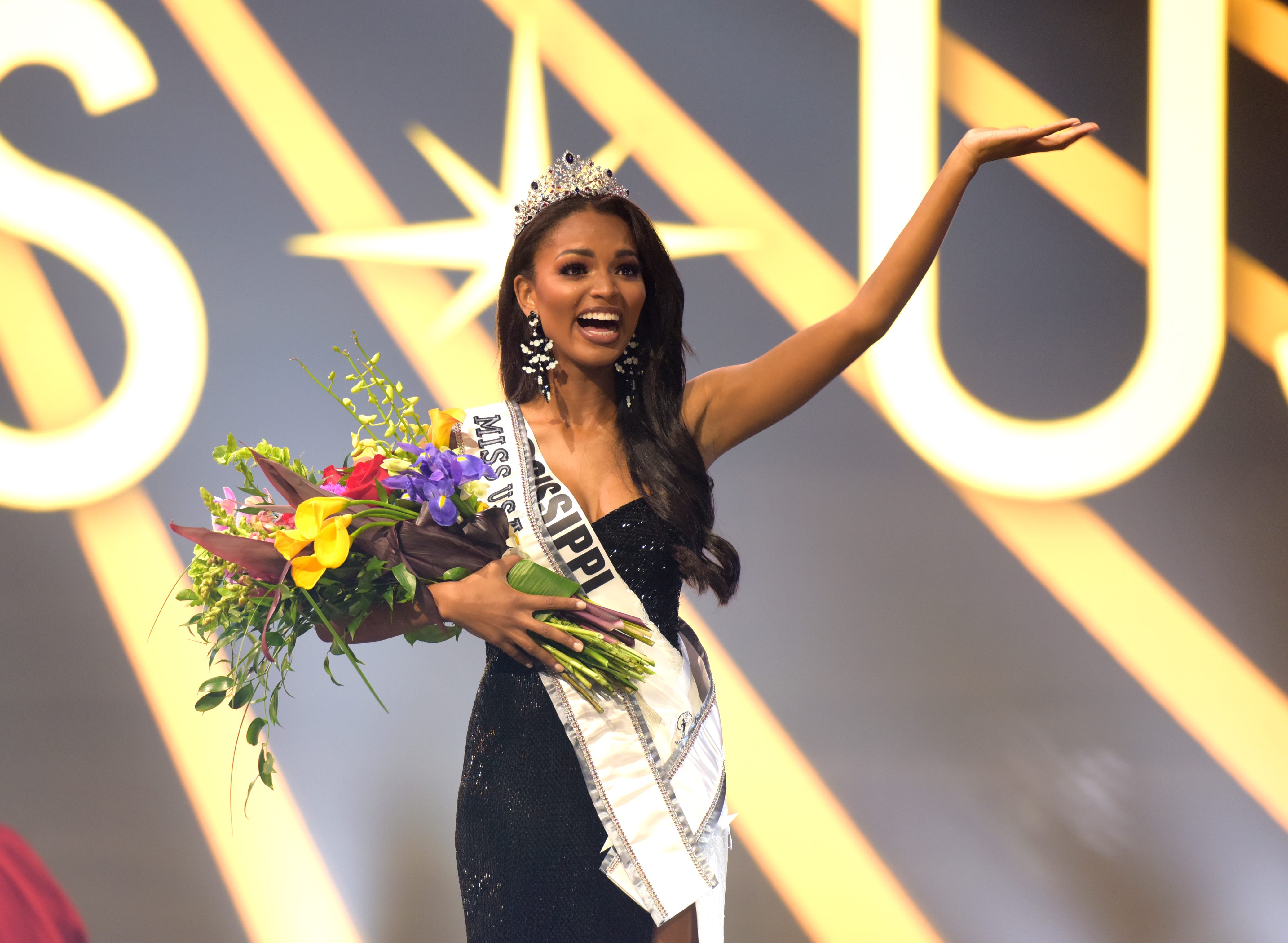 Mississippi's Asya Branch Crowned Miss Usa 2020