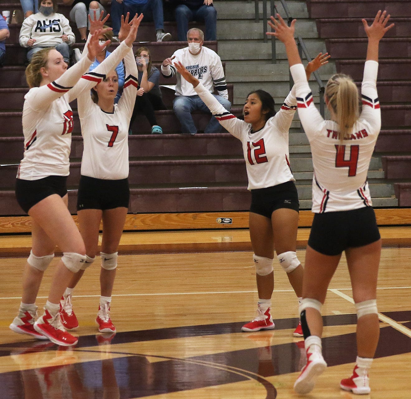 Tusky Valley volleyball has eyes on a state title