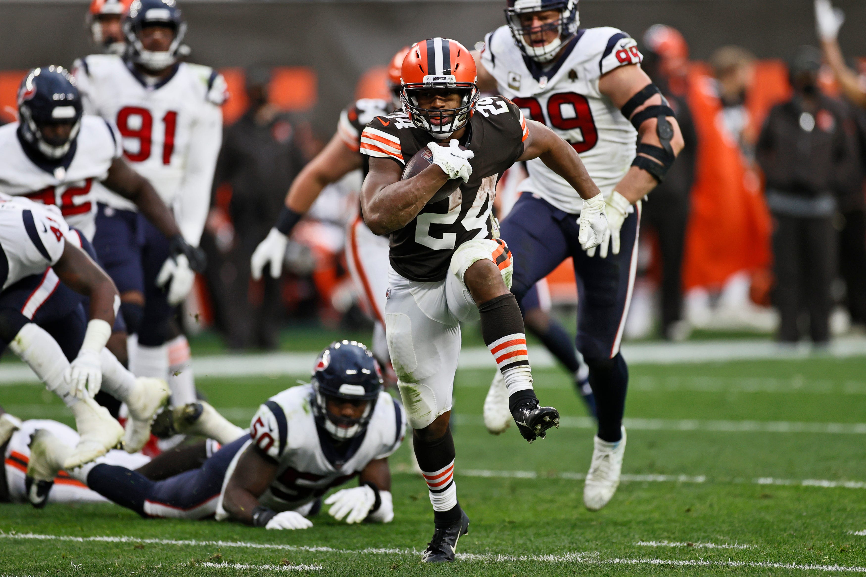 Brown jobs. Хьюстон тексанс. NFL Nick Chubb x Factor.