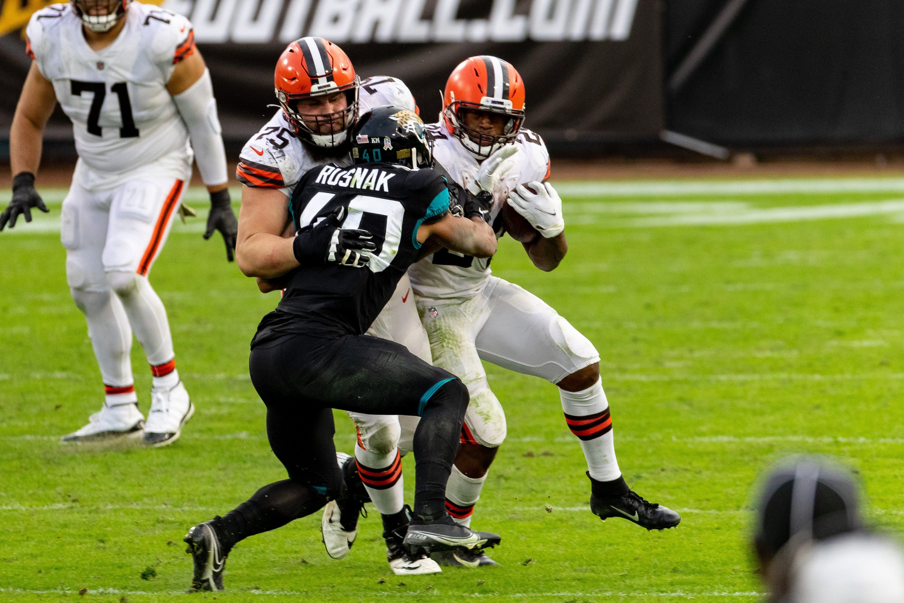 Browns' Joel Bitonio, Myles Garrett, Nick Chubb On PFWA All-NFL Team