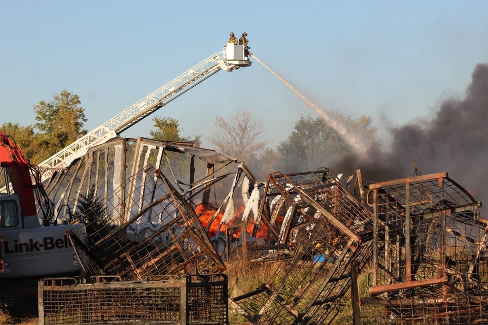 pallet fire in compton california