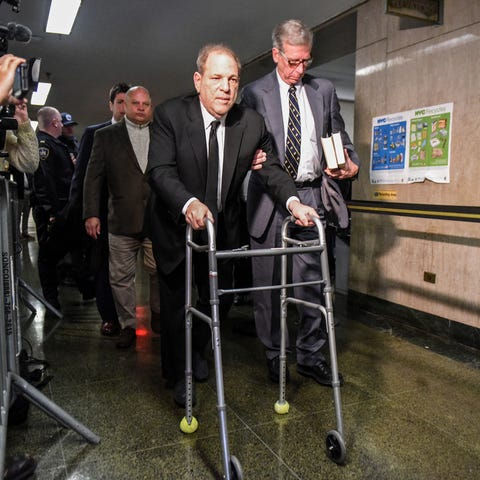 Harvey Weinstein walks to the courtroom in New Yor