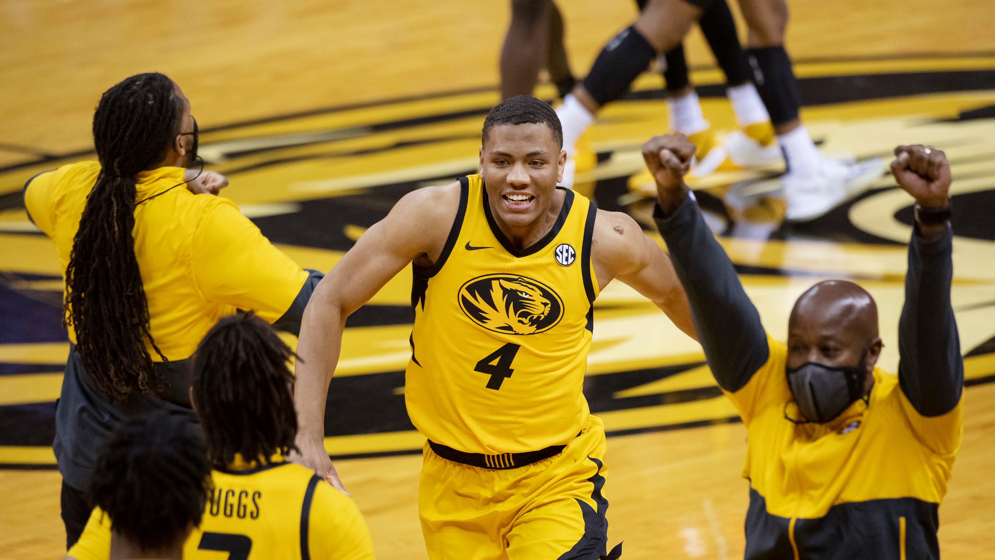 Mizzou men's basketball moves up to No. 14 in AP Top 25