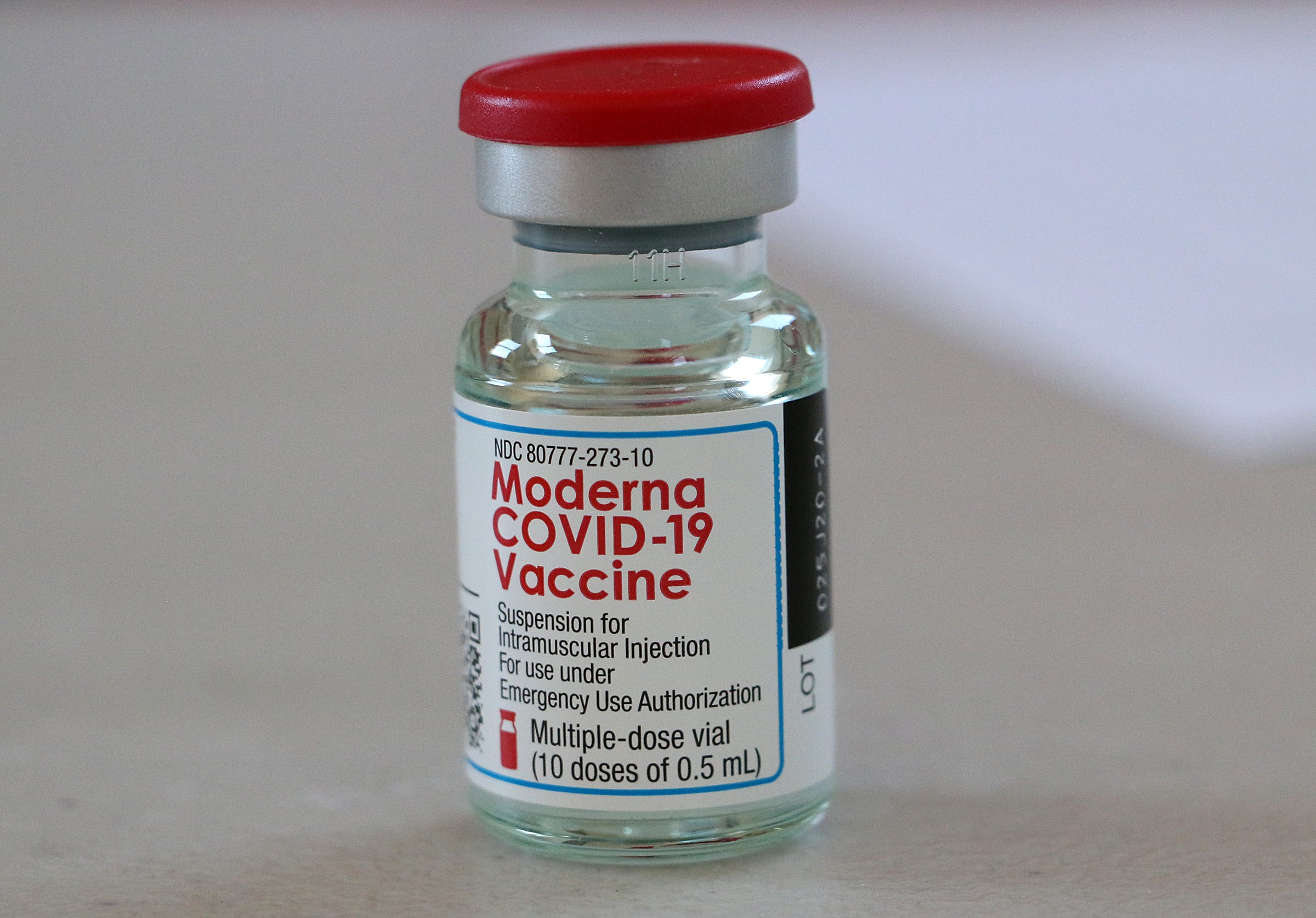 moderna covid 19 vaccine production capacity