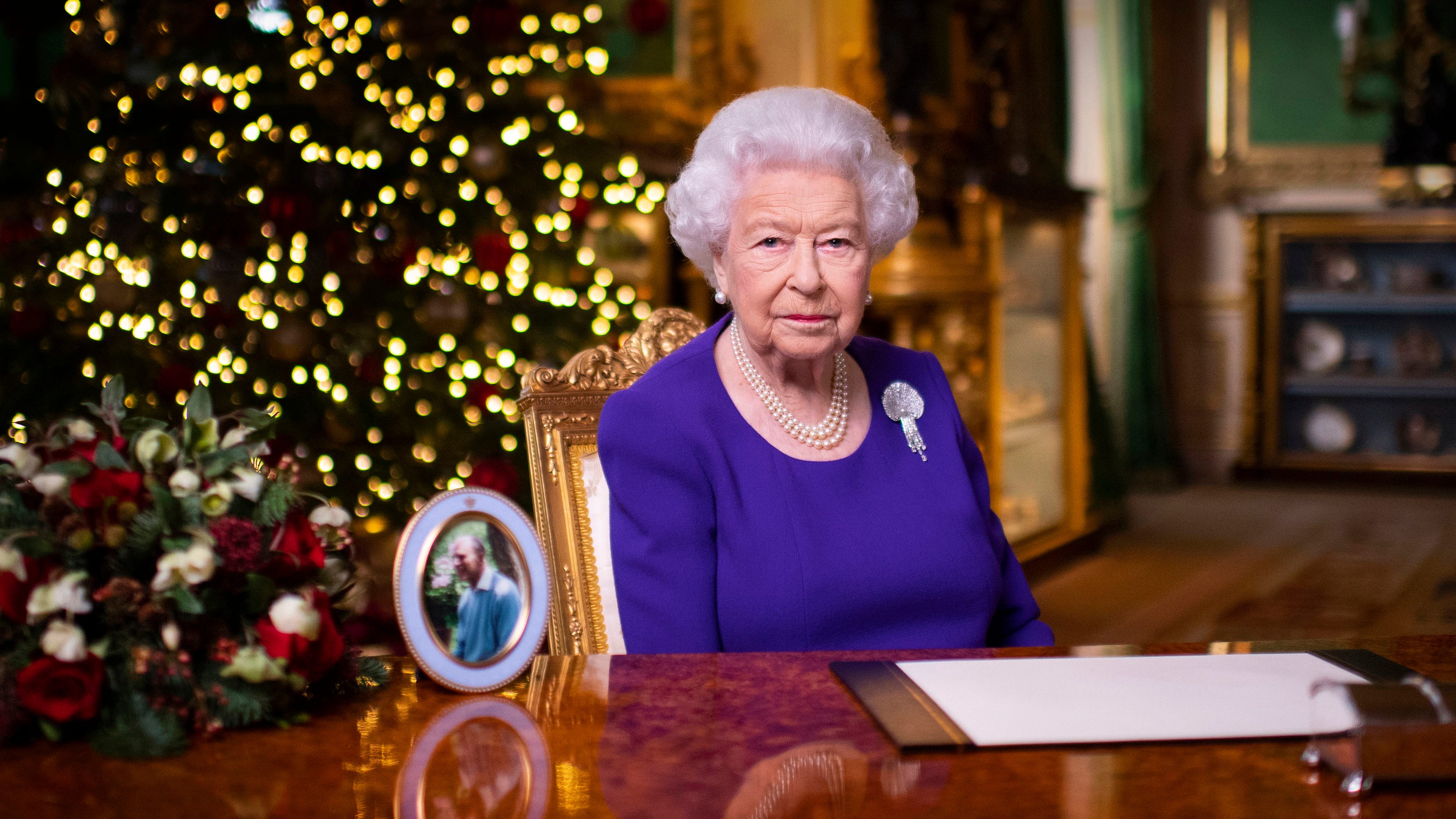 Queen Elizabeth II talks hope amid pandemic in Christmas speech