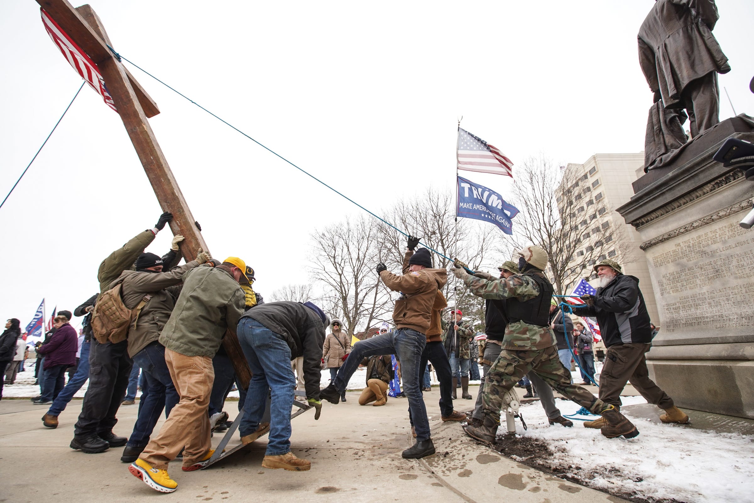 Fact Check: Demonstrators Erected A Cross At Michigan Capitol, Not US ...