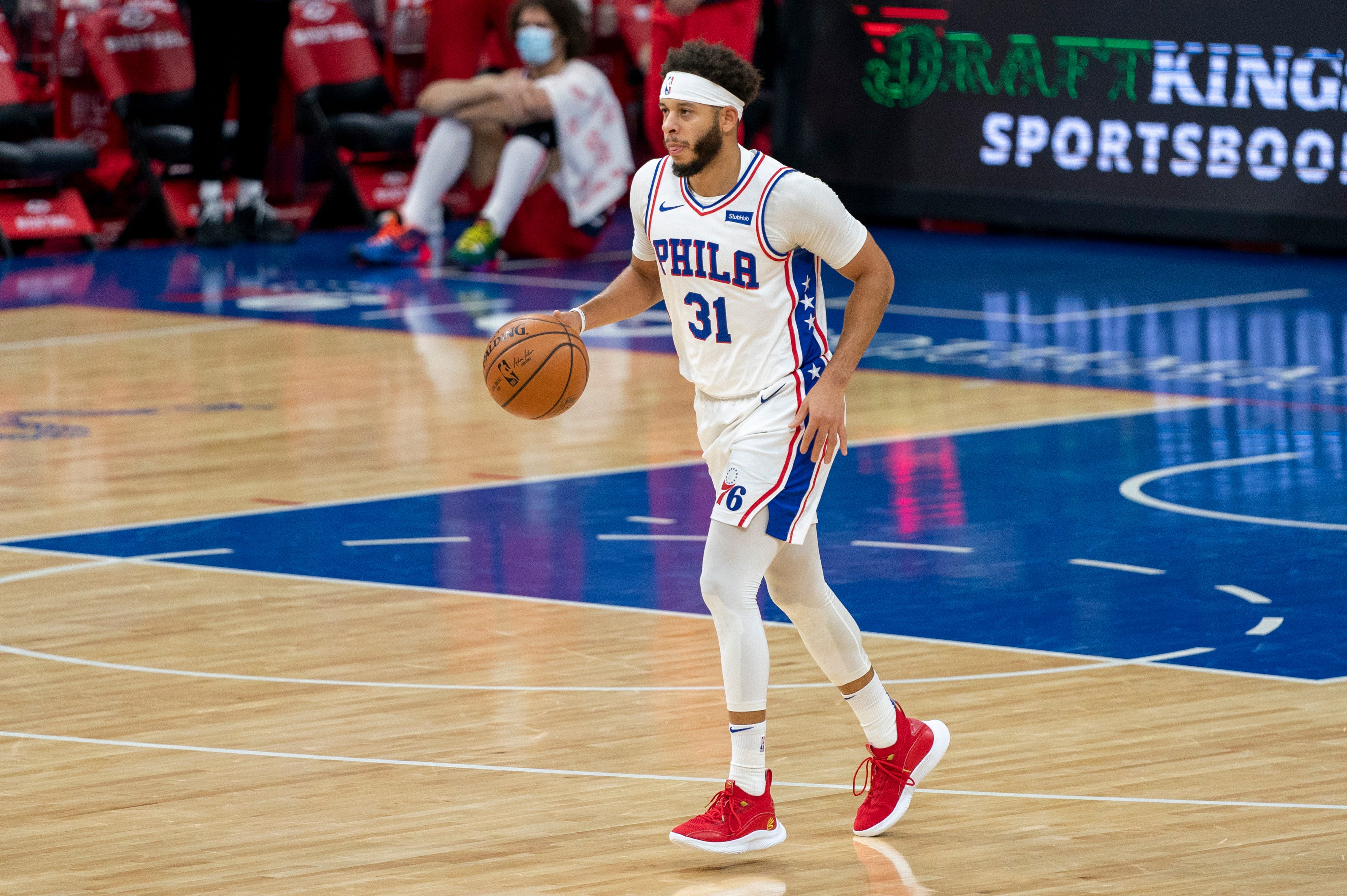 76ers' Seth Curry positive for COVID-19, team to begin contact tracing