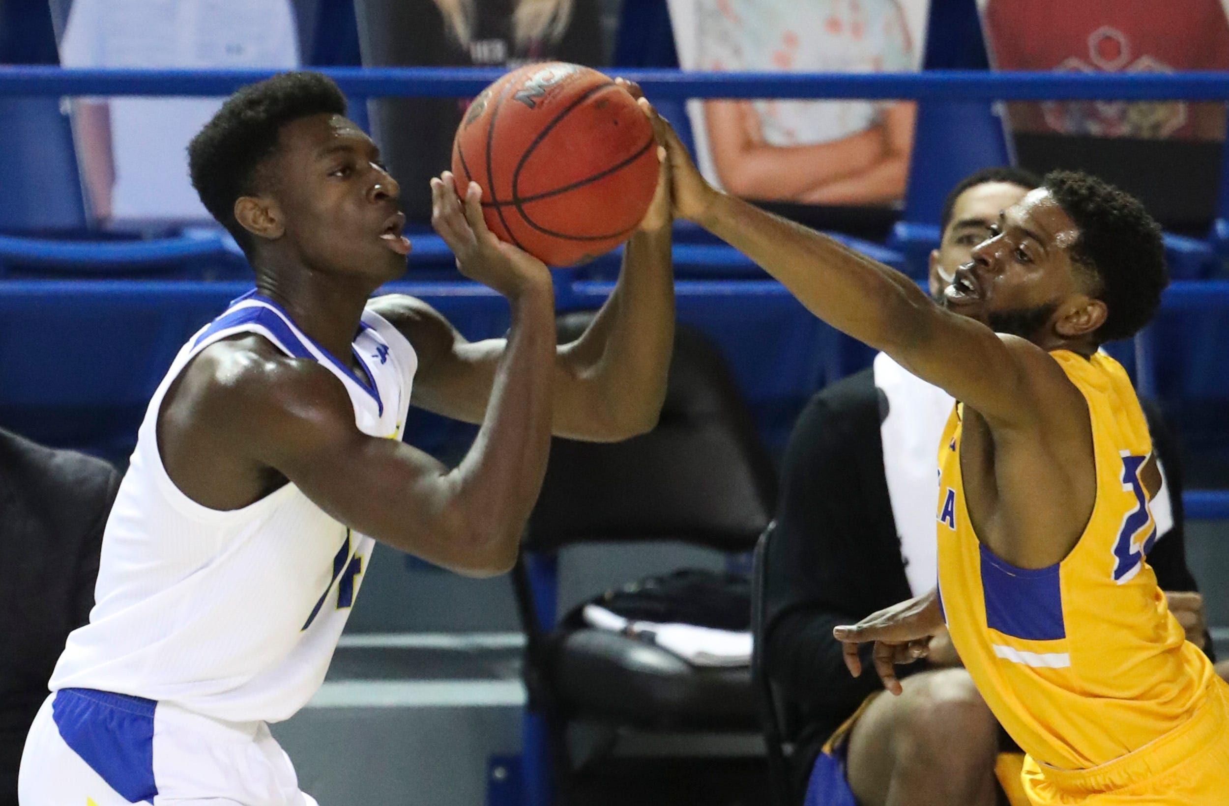 Preseason Favorite Blue Hens Face Tough Road As CAA Basketball Starts