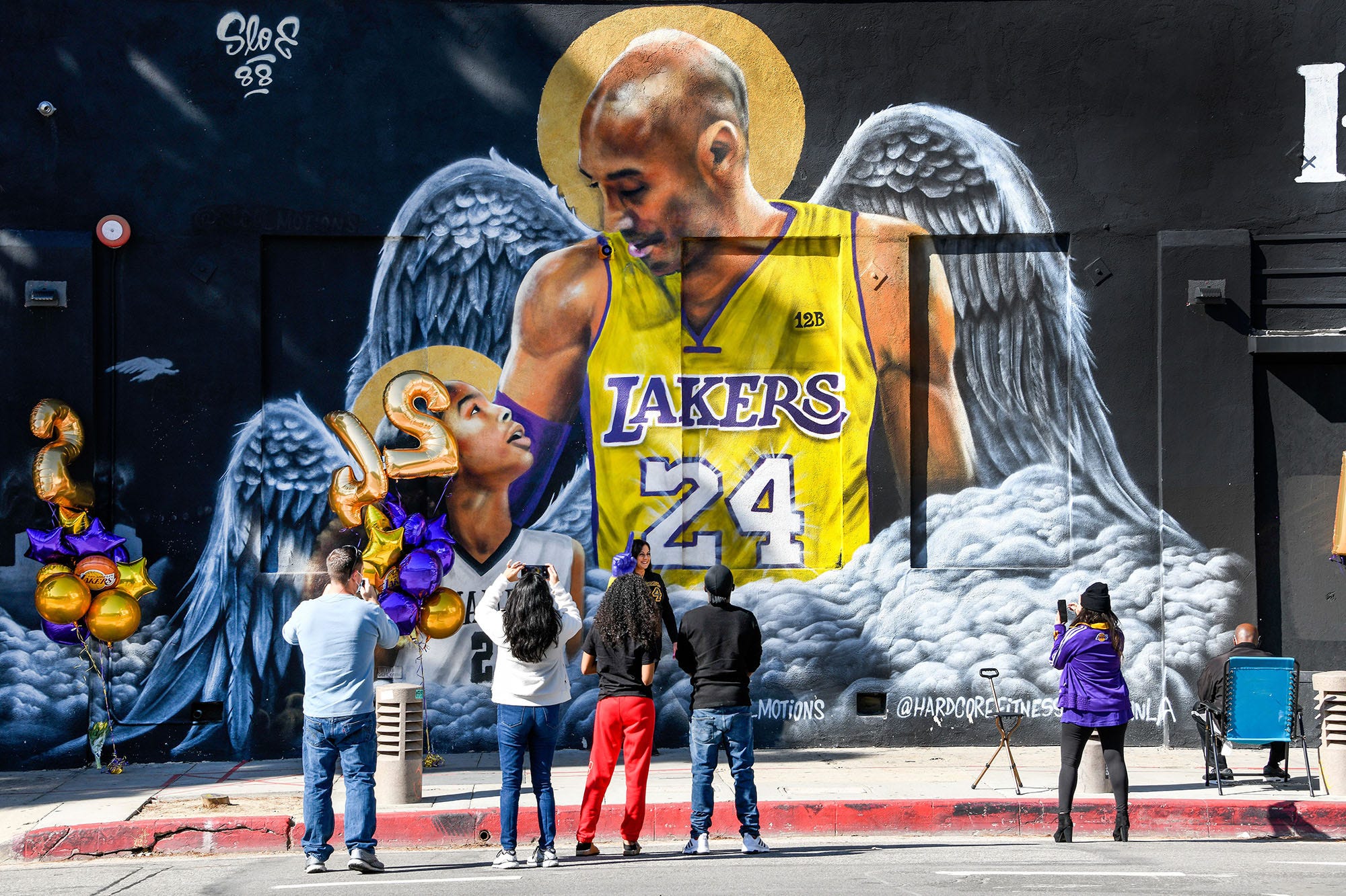 Kobe & Gianna Bryant Murals on X: The Lakers classic blue jerseys