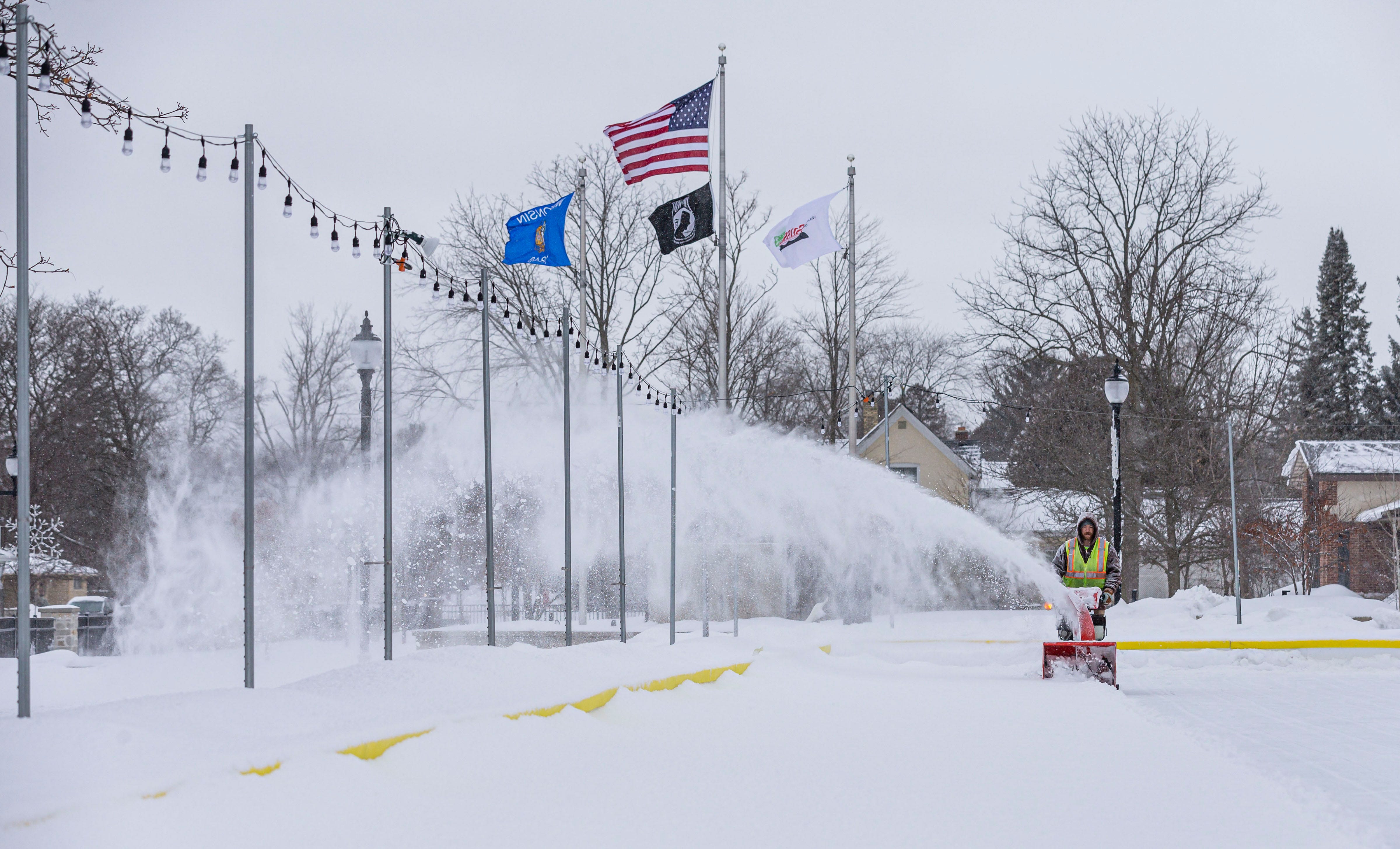 Milwaukee Area Under Winter Weather Warning; Up To 10 Inches Of Snow