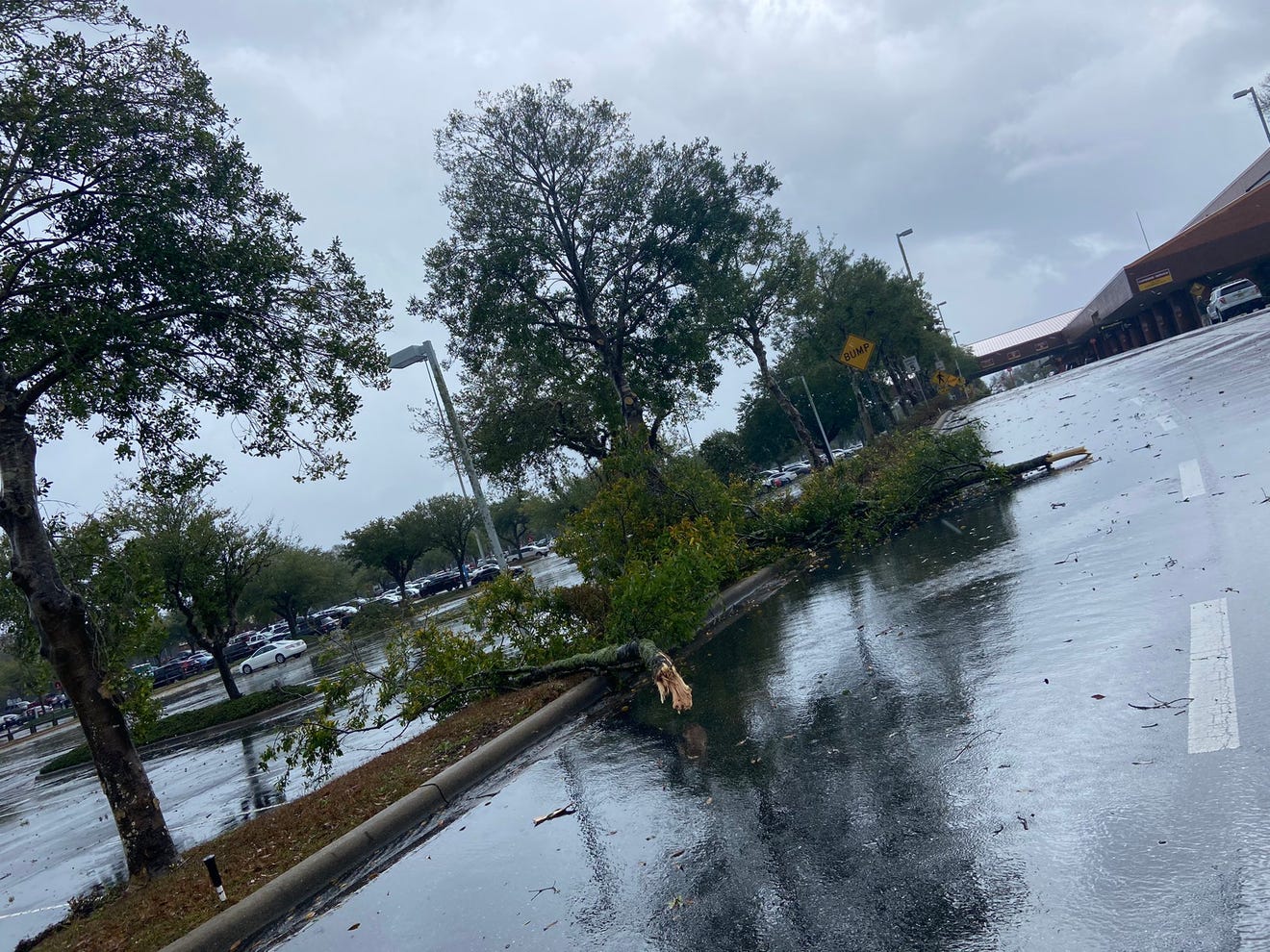 Tallahassee tornado Touchdown near airport, power outages reported