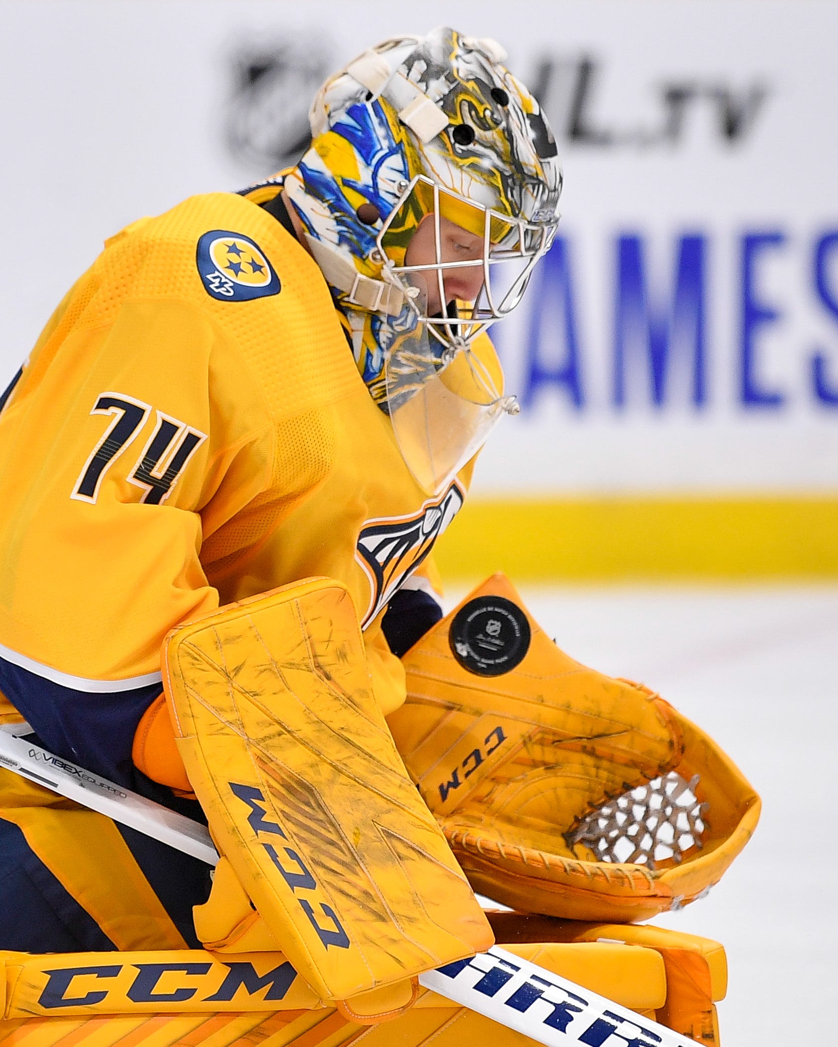 Juuse Saros Strong, Nashville Predators Beat Chicago Blackhawks