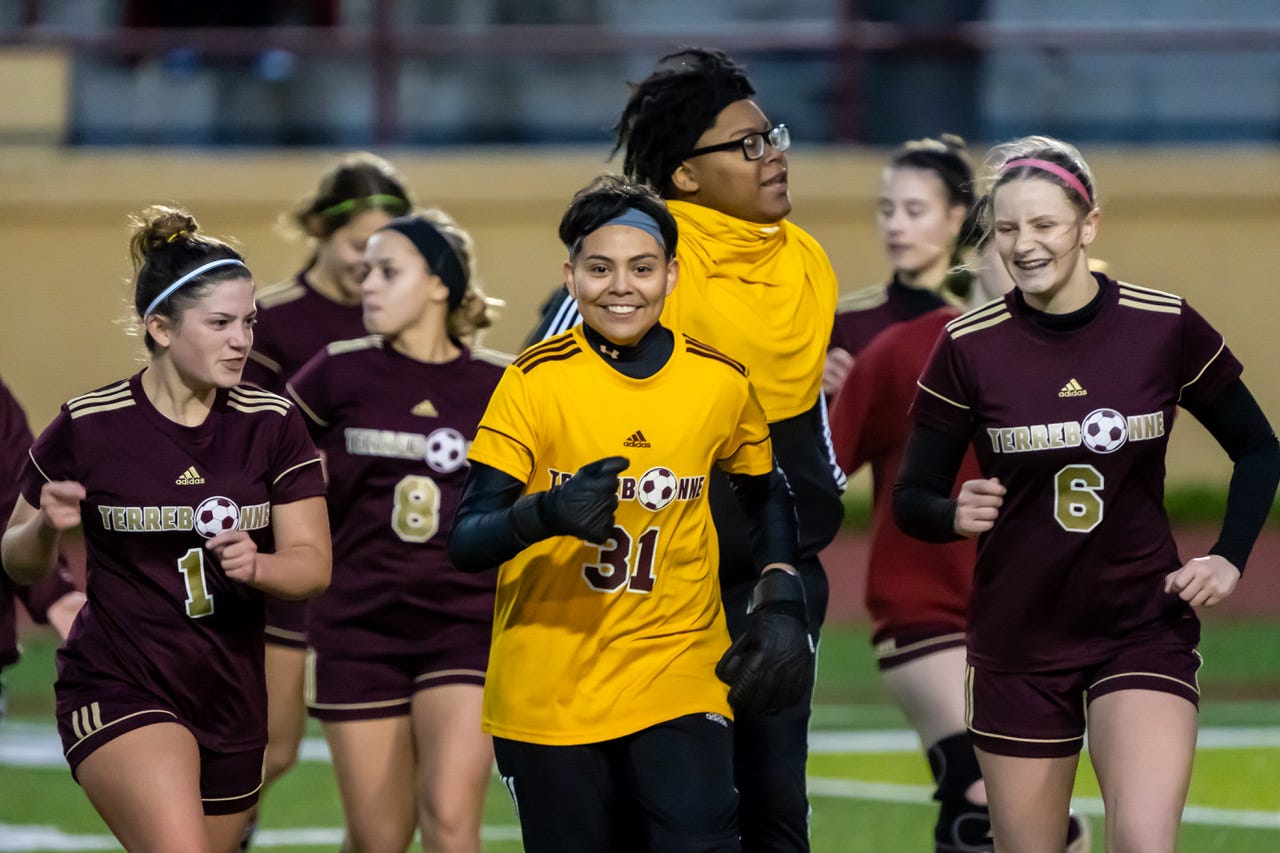 Louisiana high school girls soccer playoff score updates
