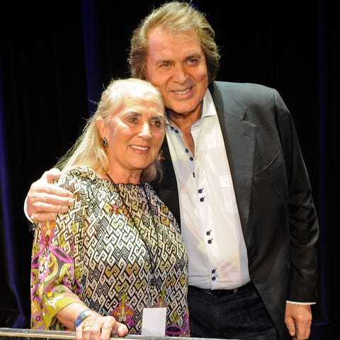 Engelbert Humperdinck and wife Patricia Healey app