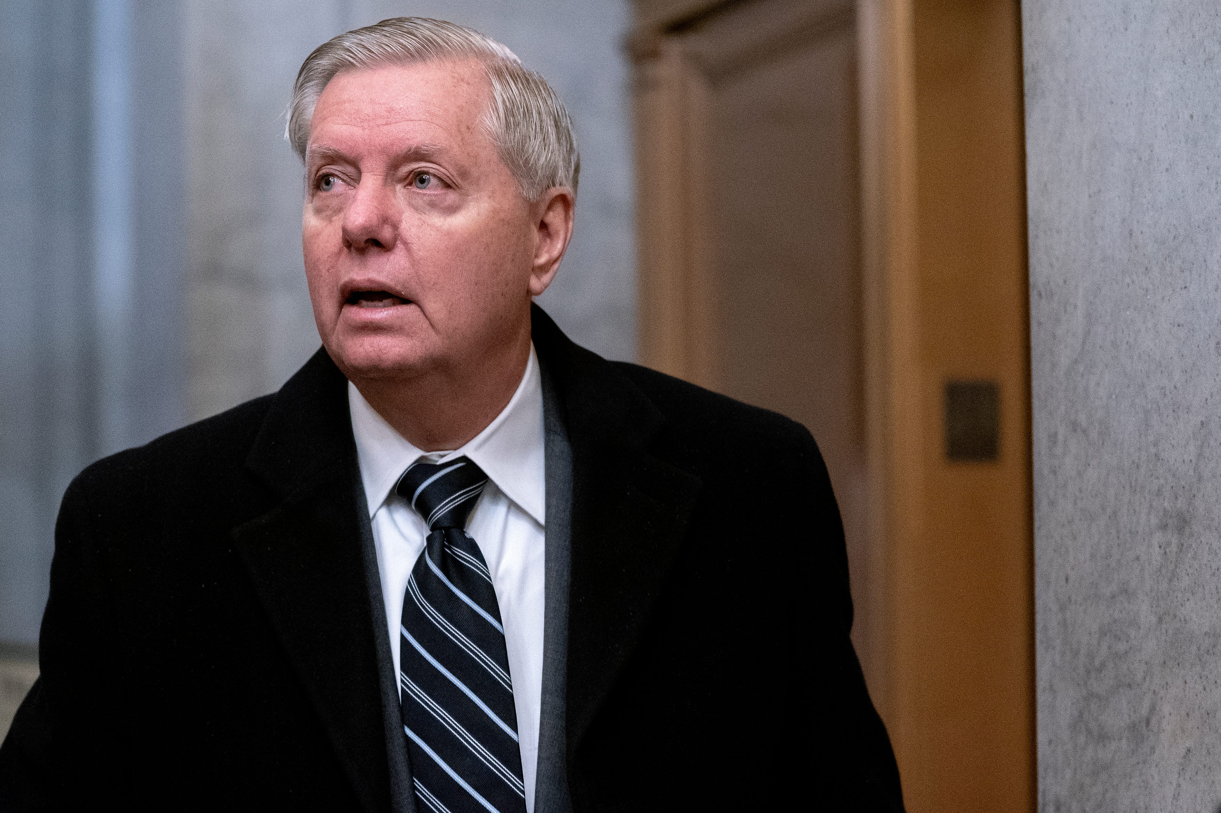 Trump Impeachment Trial Lindsey Graham Switches Vote On Witnesses
