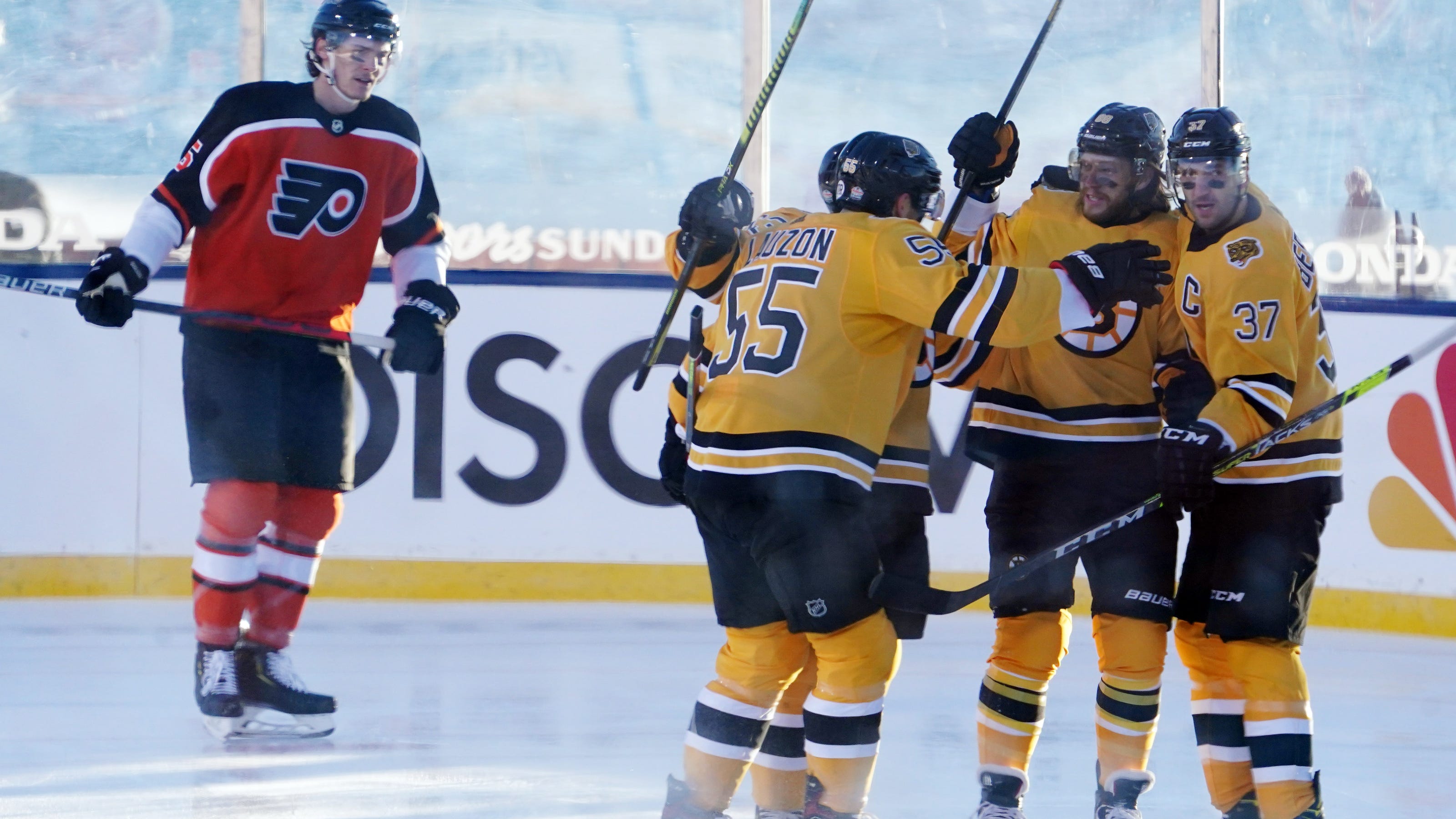 NHL at Lake Tahoe: Bruins rout Flyers behind David Pastrnak hat trick