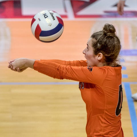 Illini Bluffs volleyball player Taylor Purdy, righ