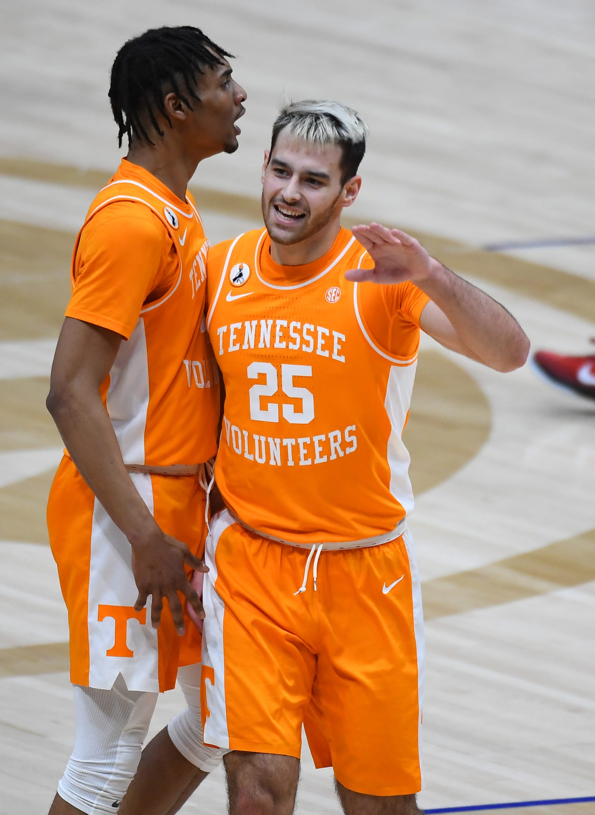 How Tennessee basketball recruited Santiago Vescovi during hectic 3 months