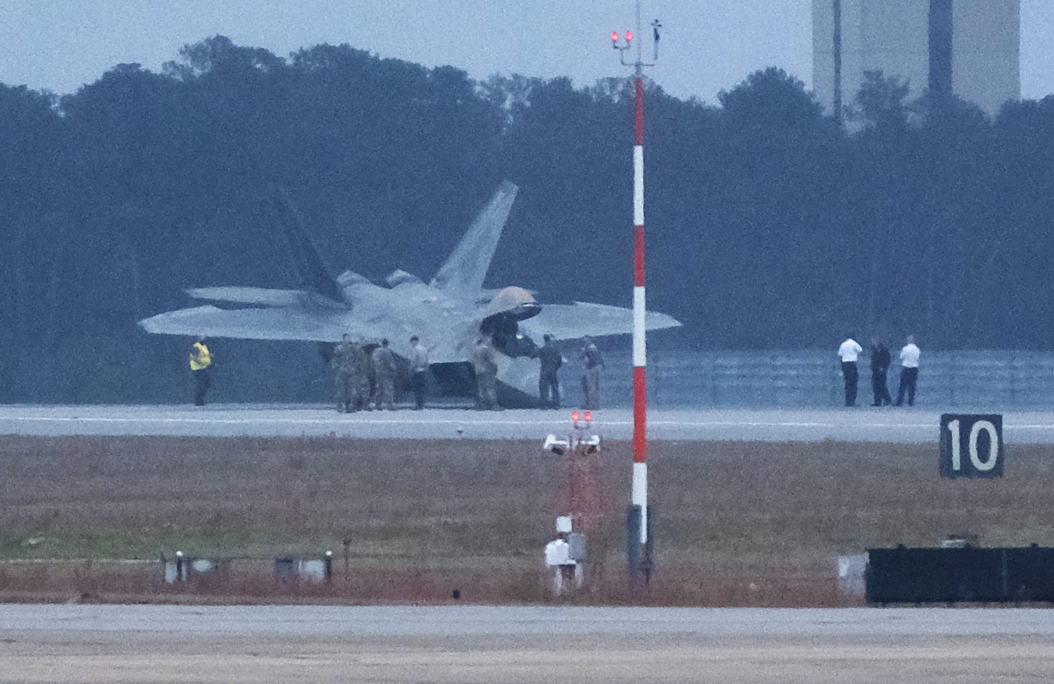 f 22 raptor landing gear