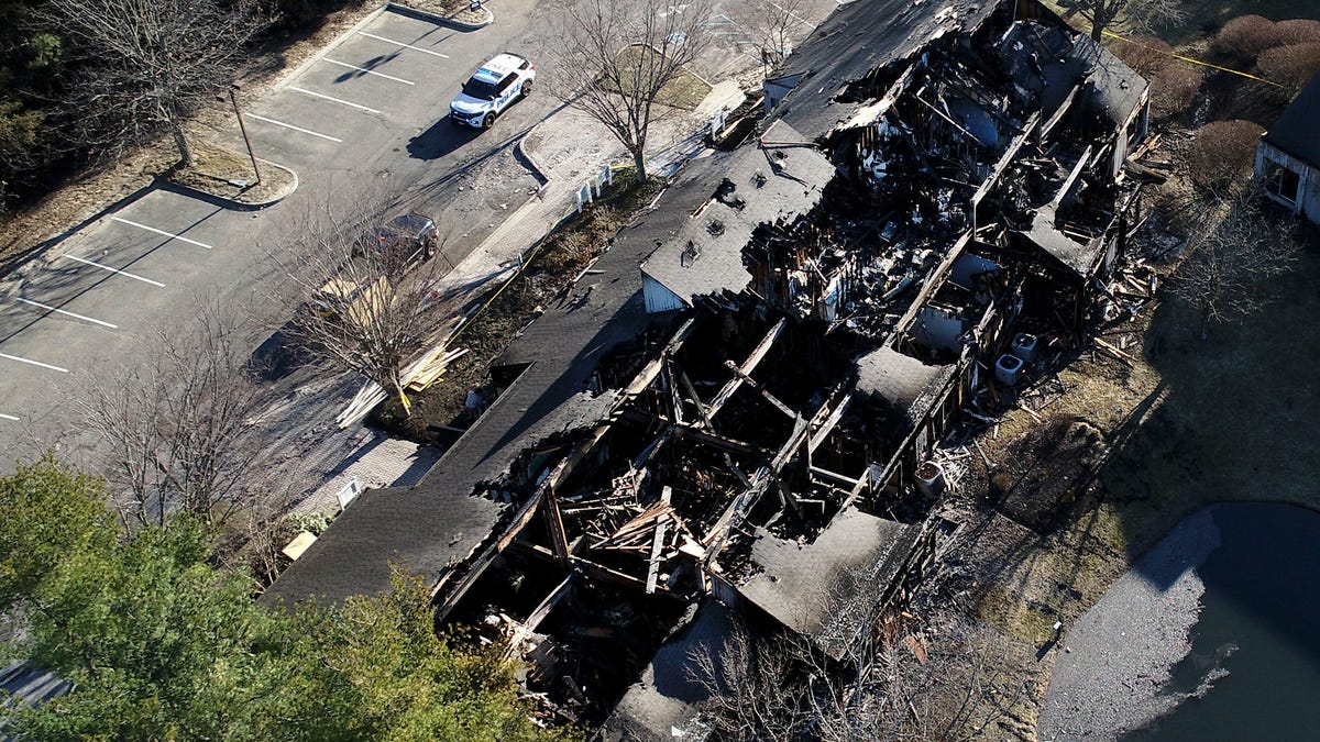 Lakewood NJ forest fire closes Garden State Parkway