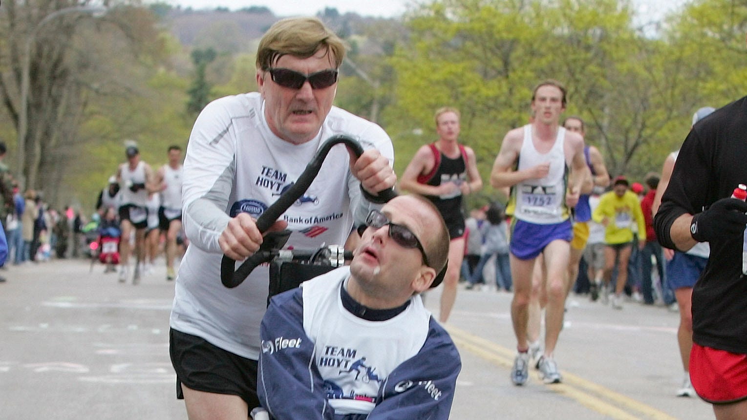 Dick Hoyt, Boston Marathon 'icon' who pushed son in races, dies at 80