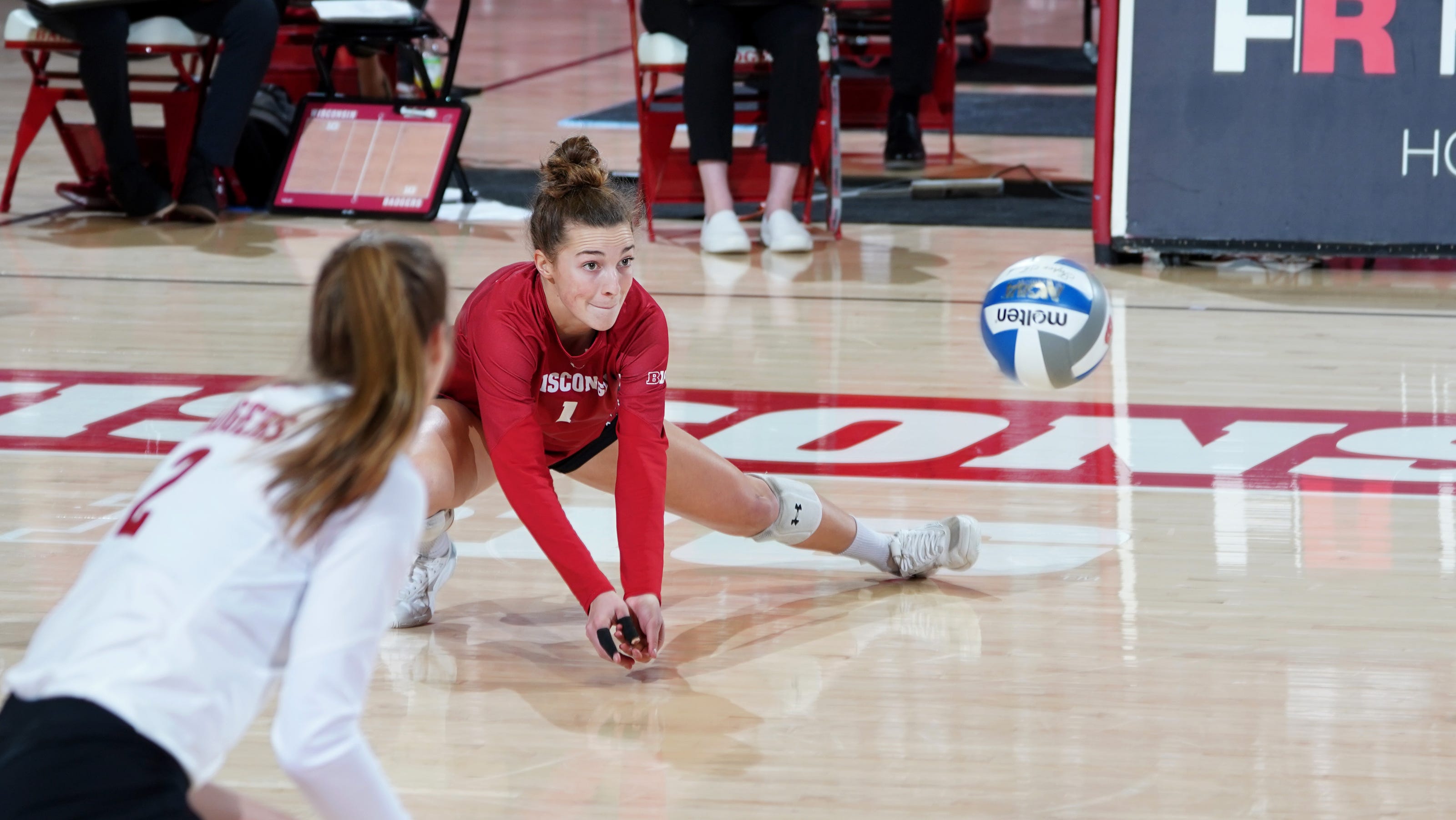 Wisconsin women's volleyball team in position to clinch Big Ten title
