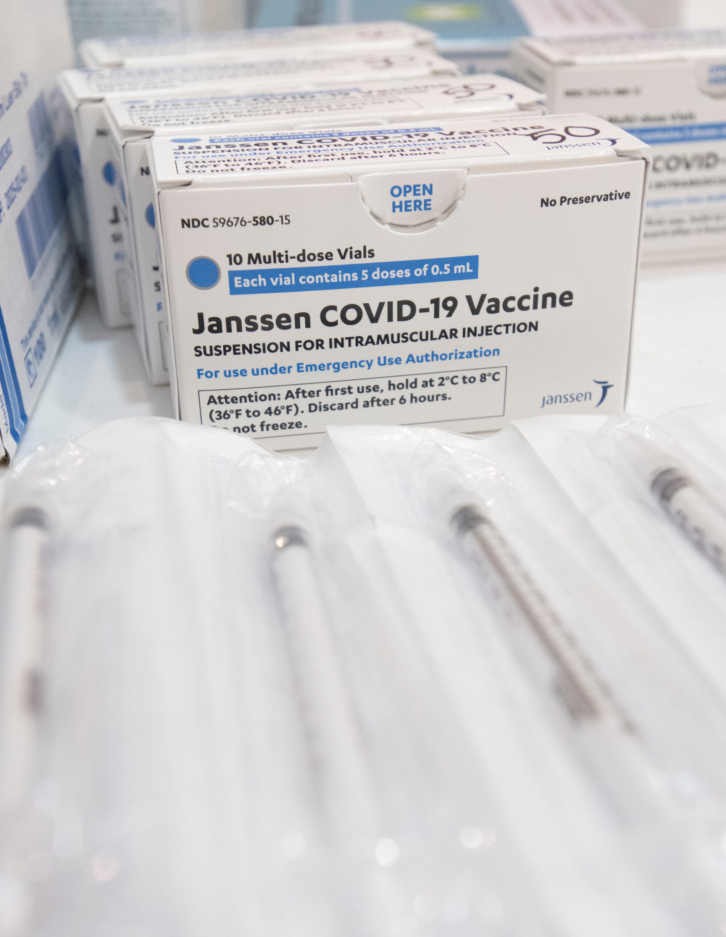 fda pauses johnson and johnson vaccine