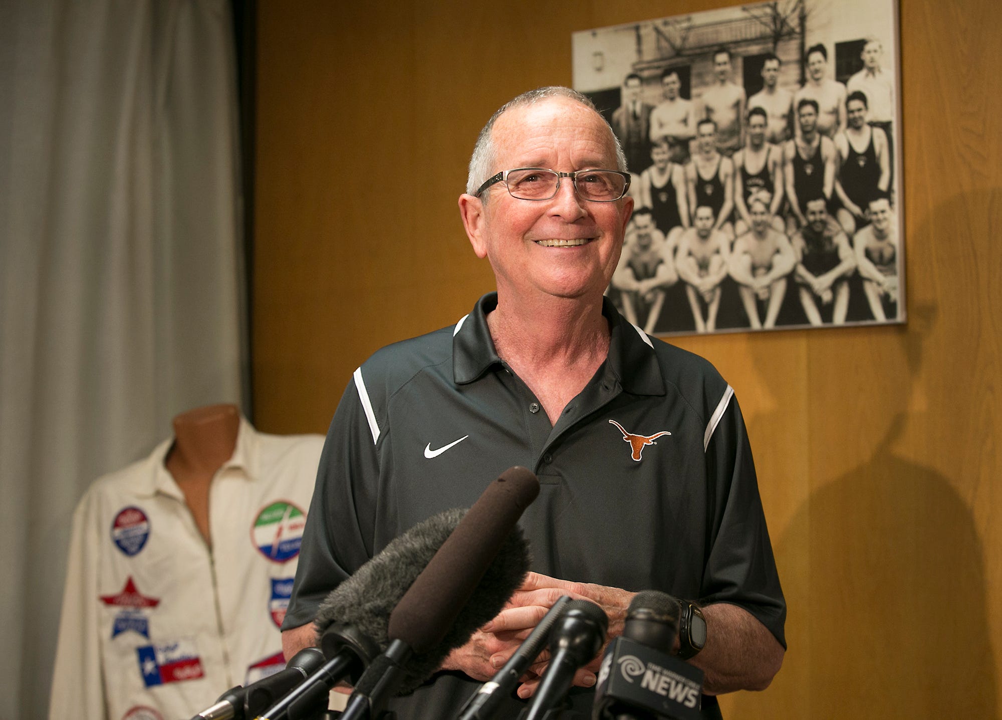 Texas swimming: Eddie Reese surprises by returning as head coach