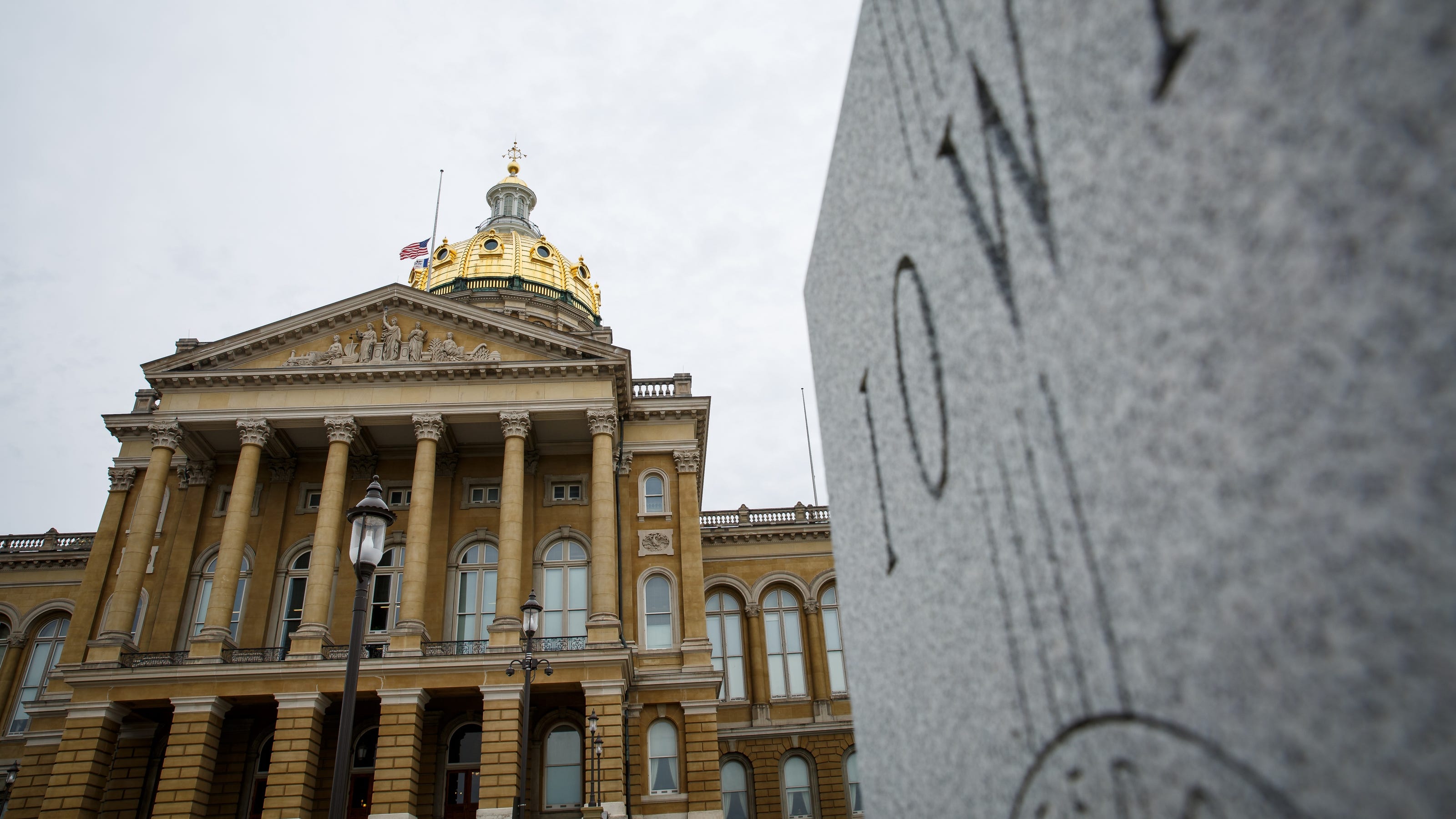 Iowa Republicans weigh ending state tax, but hurdles remain