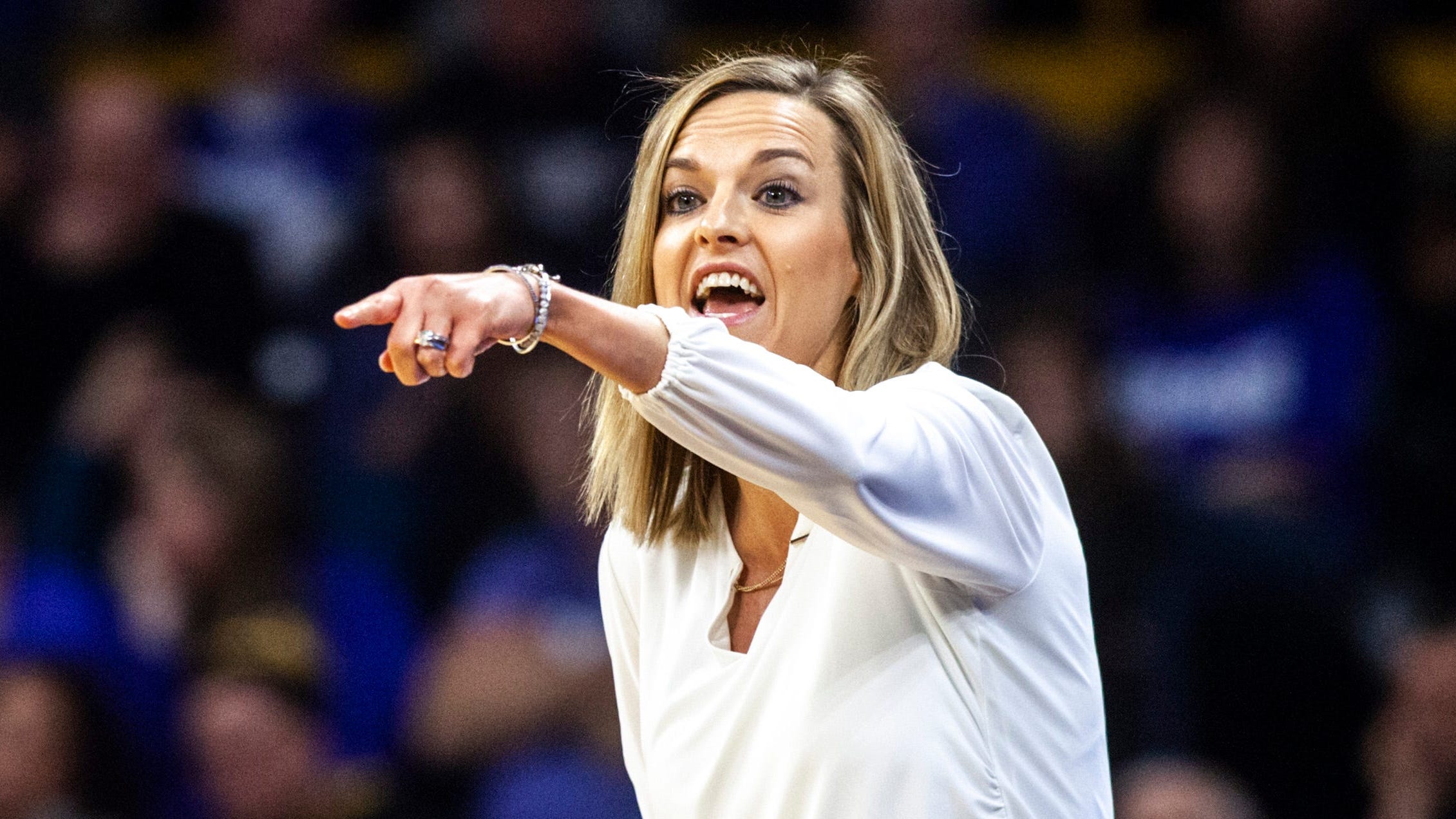 Oklahoma hires Drake's Jennie Baranczyk as women's basketball coach