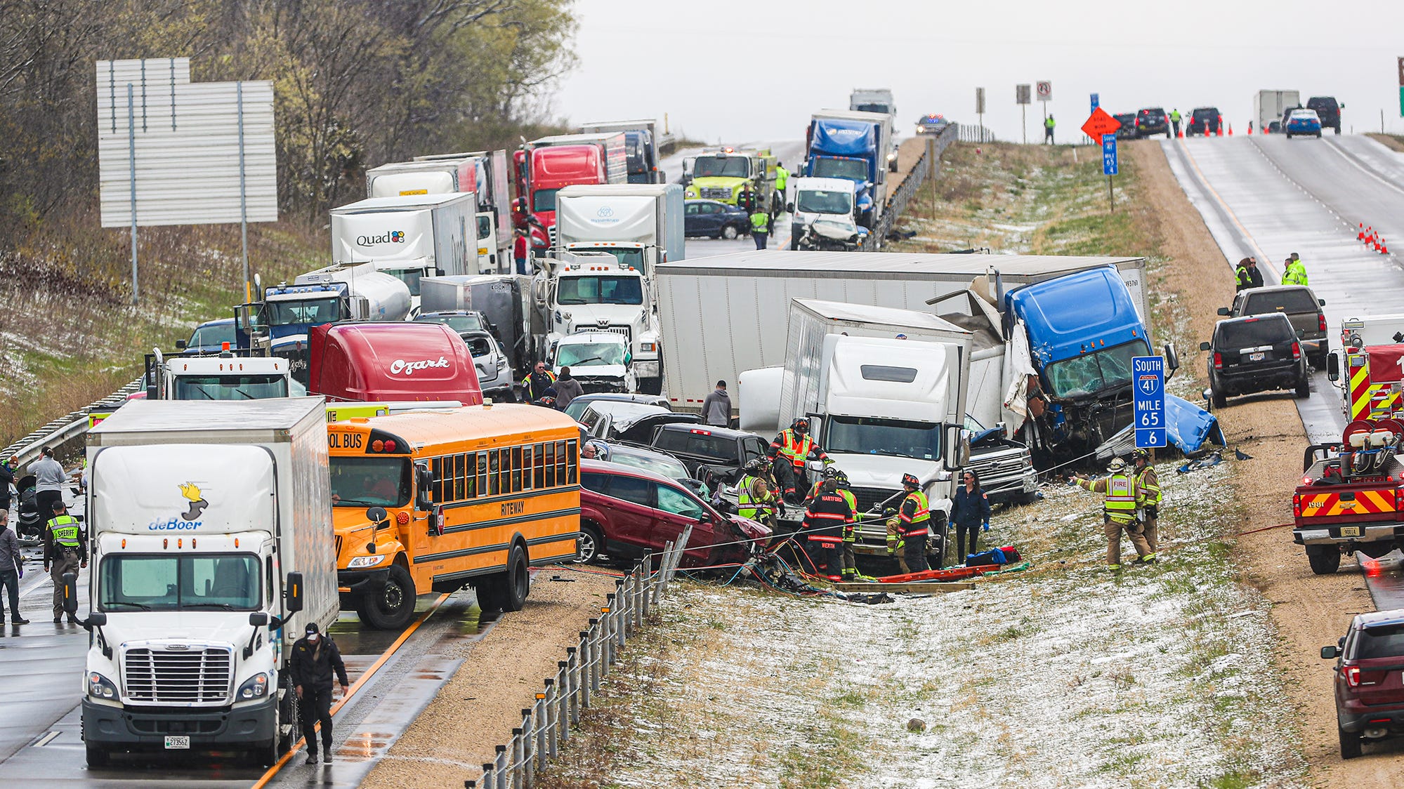 1 Dead After Traffic Pileup On Wisconsin Interstate 41 Amid Snowstorm