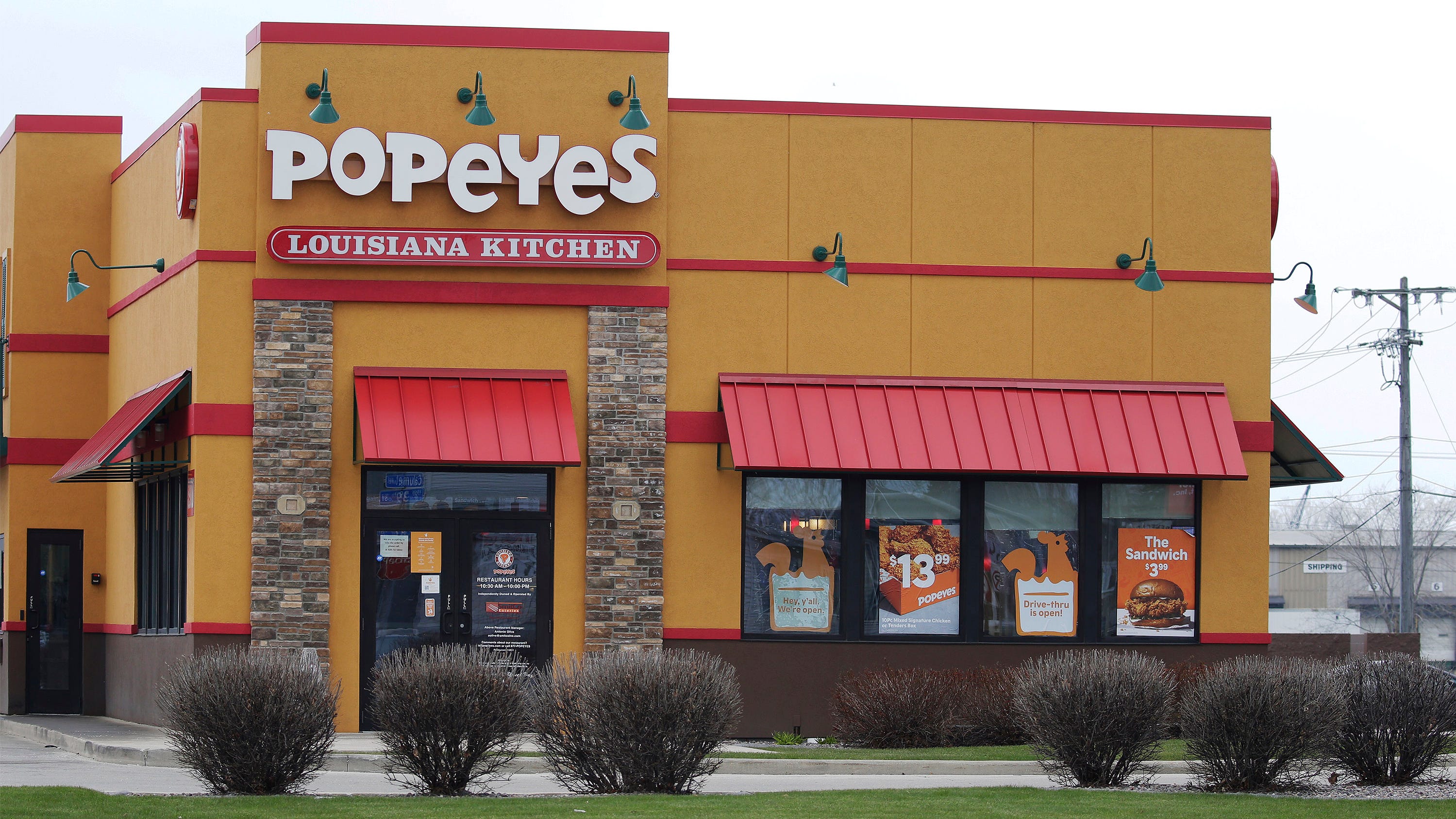 Is Popeye's Dining Room Open