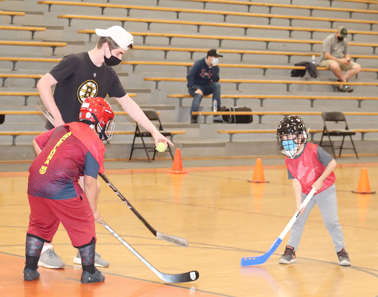 Gardner Rec. Department's floor hockey clinic scores with city's youth