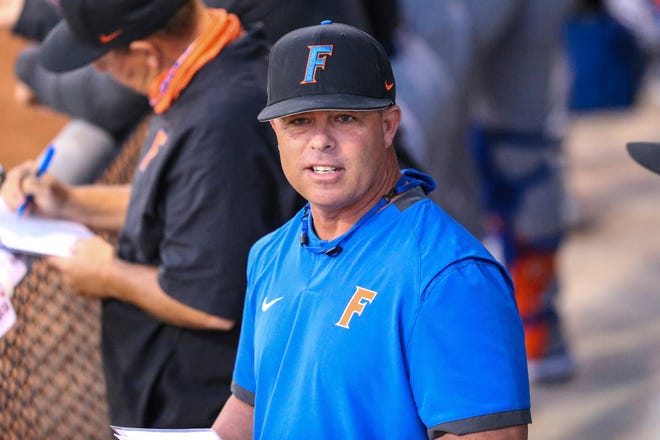 Florida Gators coach O'Sullivan says he's committed to baseball program