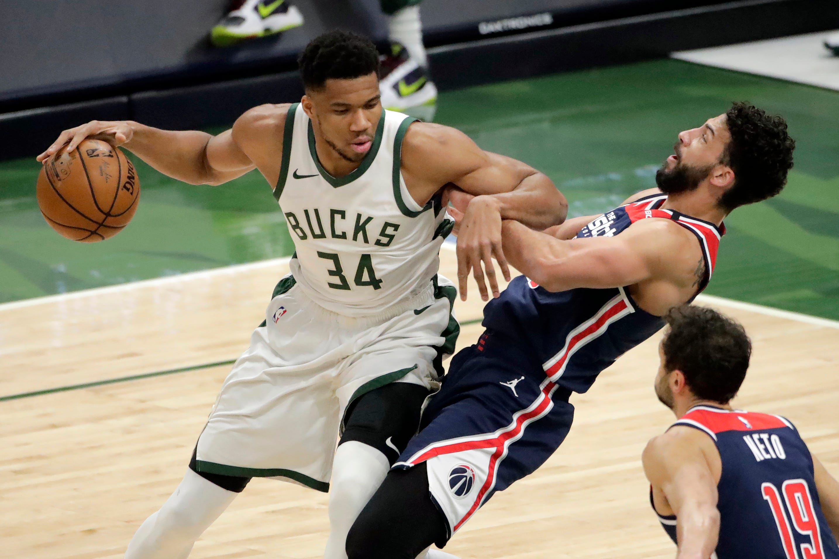 Bucks Beat Wizards With Khris Middleton Sitting Out