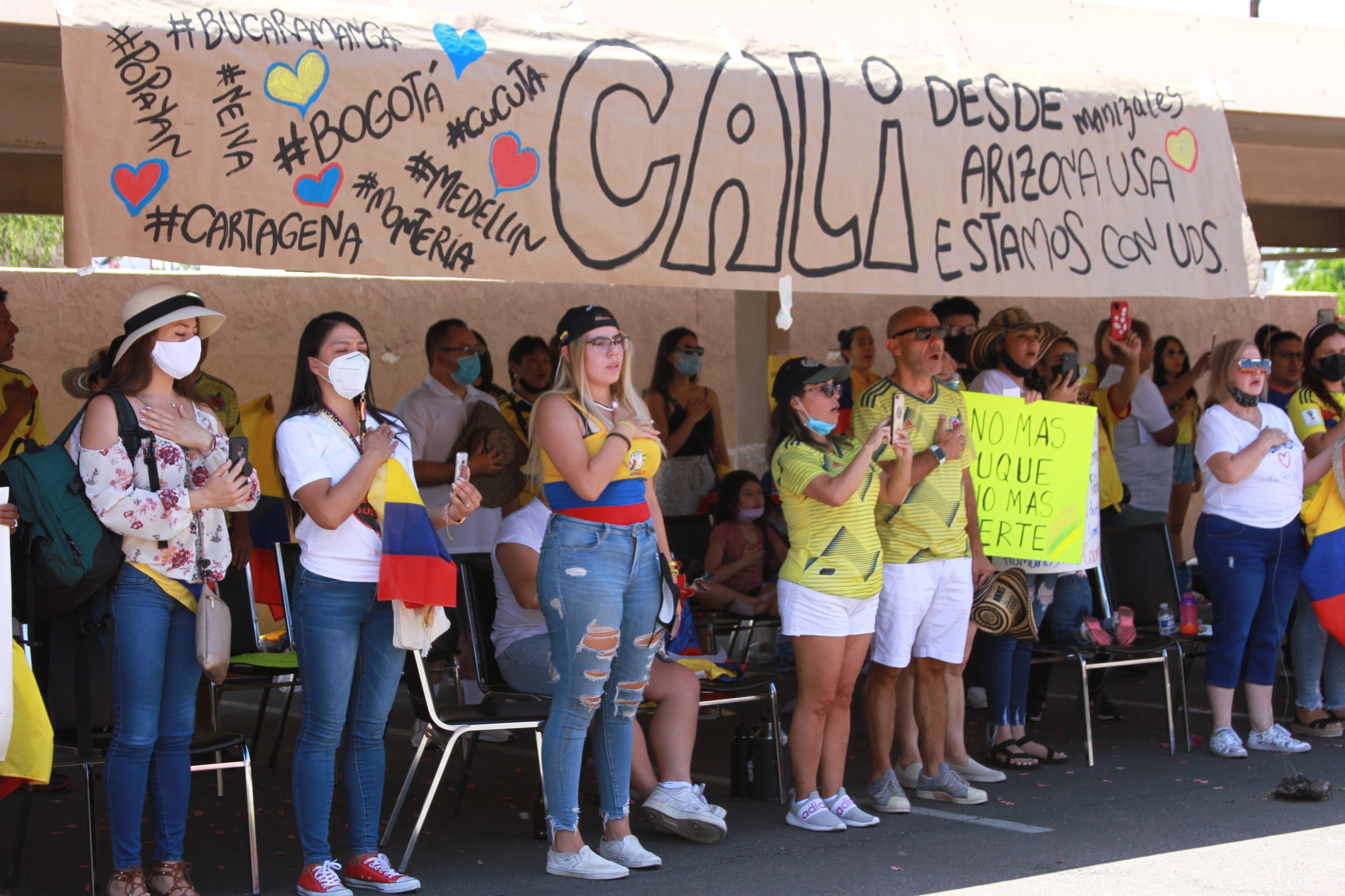 Colombian Mobile Consulate Makes Its Way To Phoenix   1cd53b38 9a78 4a05 Beca 16d4f3be613c ColombianRally Photo2.JPG