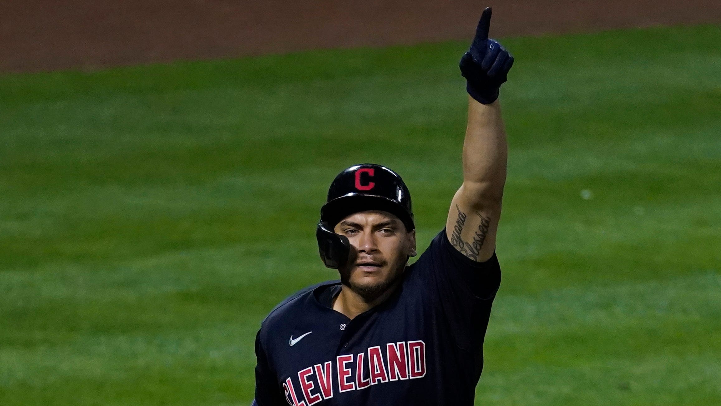 Josh Naylor's home run lifts Cleveland to win over Angels