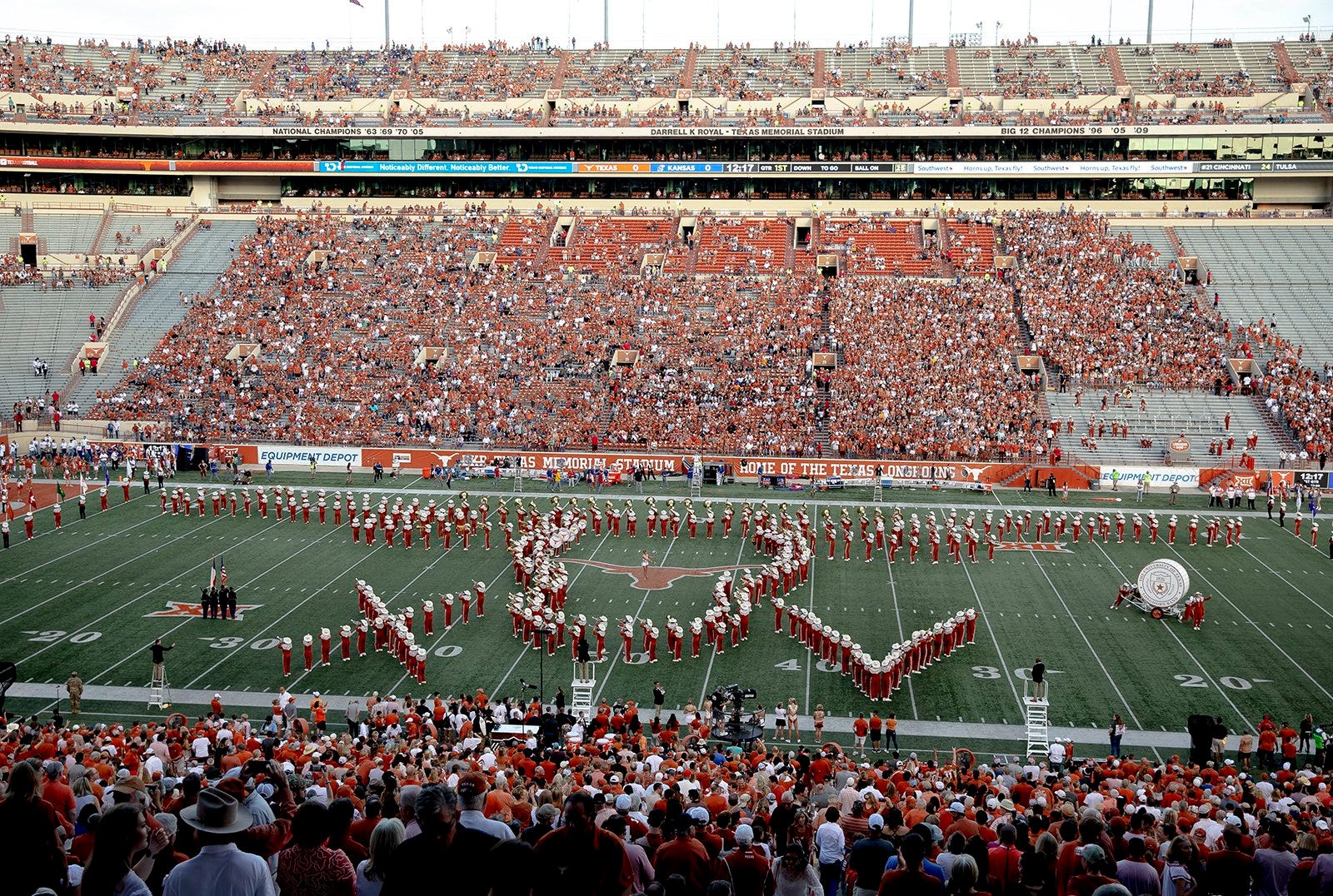 University Of Texas Longhorns NCAA Football National Champions Bevo ...