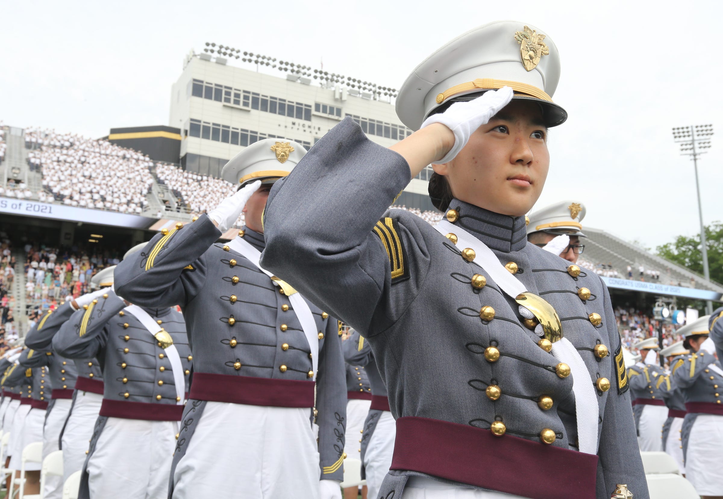 West Point graduation Nearly 1,000 cadets second lieutenants
