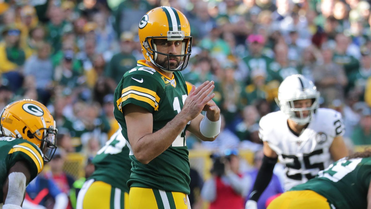 Jets stars drop cryptic tweets amid conflicting Aaron Rodgers trade reports