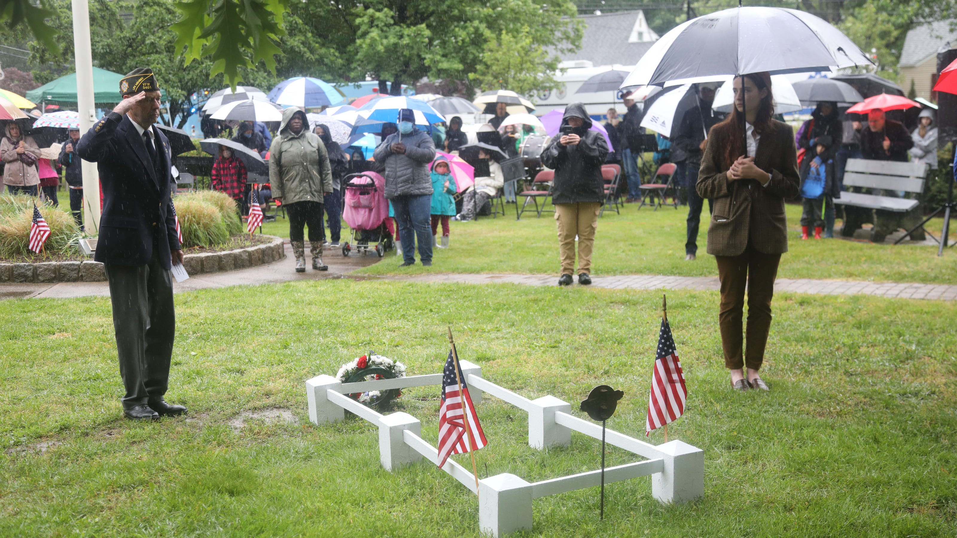 Morris Plains Memorial Day parade goes on despite rain, cold