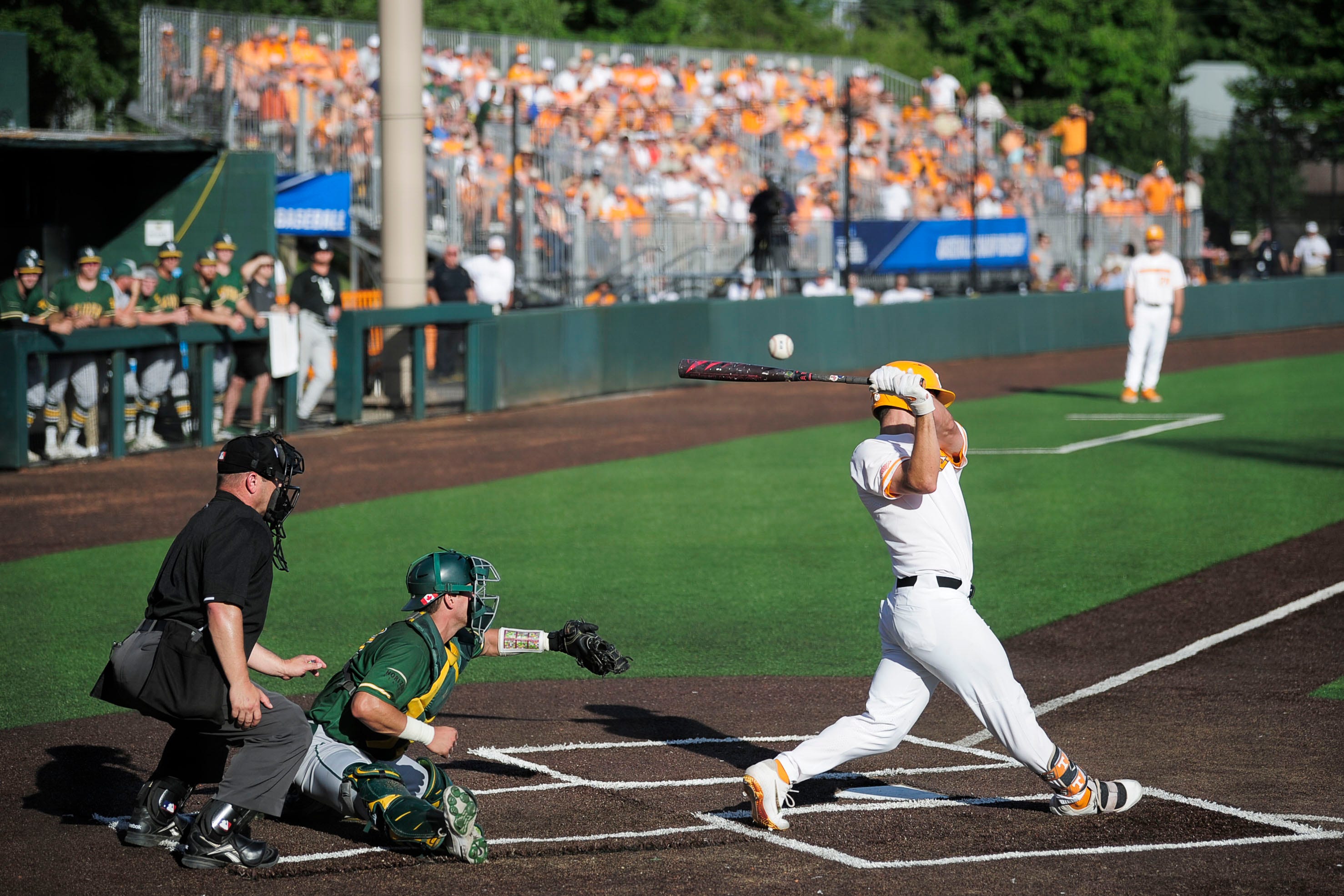 Tennessee Vols Baseball Rides Home Runs Into Knoxville Regional Final