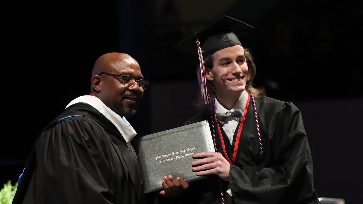 New Smyrna Beach High School Class Of 21 Graduates