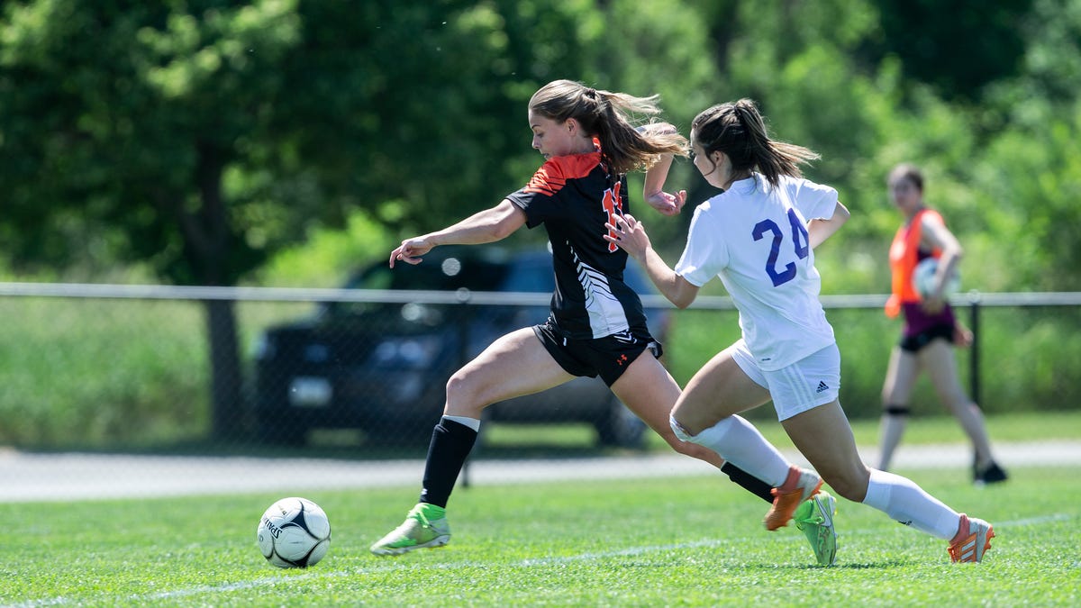 West Des Moines Valley vs. Muscatine in Iowa girls soccer tournament